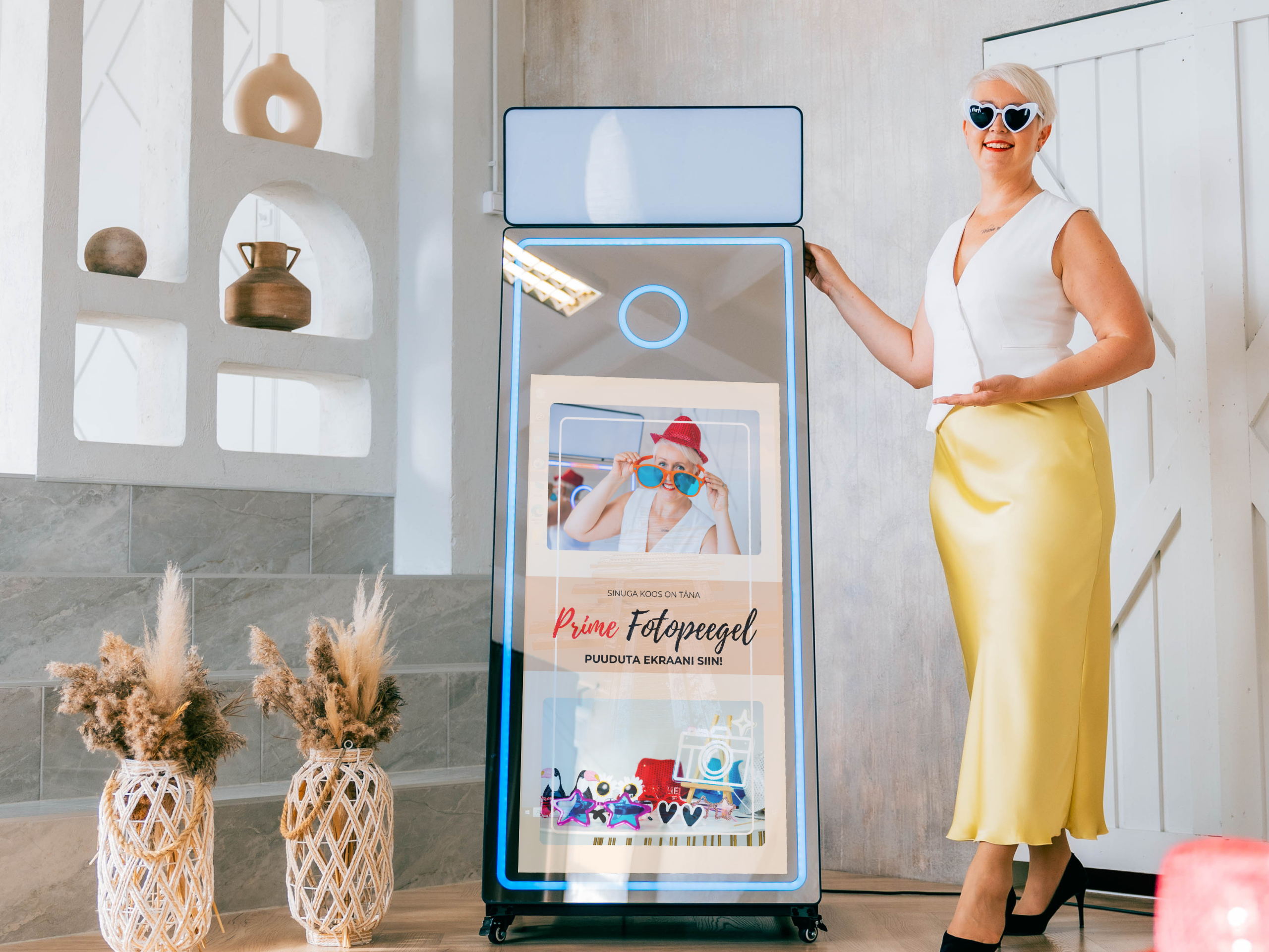 Fotobox I Fotoboks I I Fotopeegel I Fotoboxi rent I Fotboksi rent Eestis. Pulmavideograaf I Pulmafotograaf I Pulmavideo I Pulmafoto Eestis