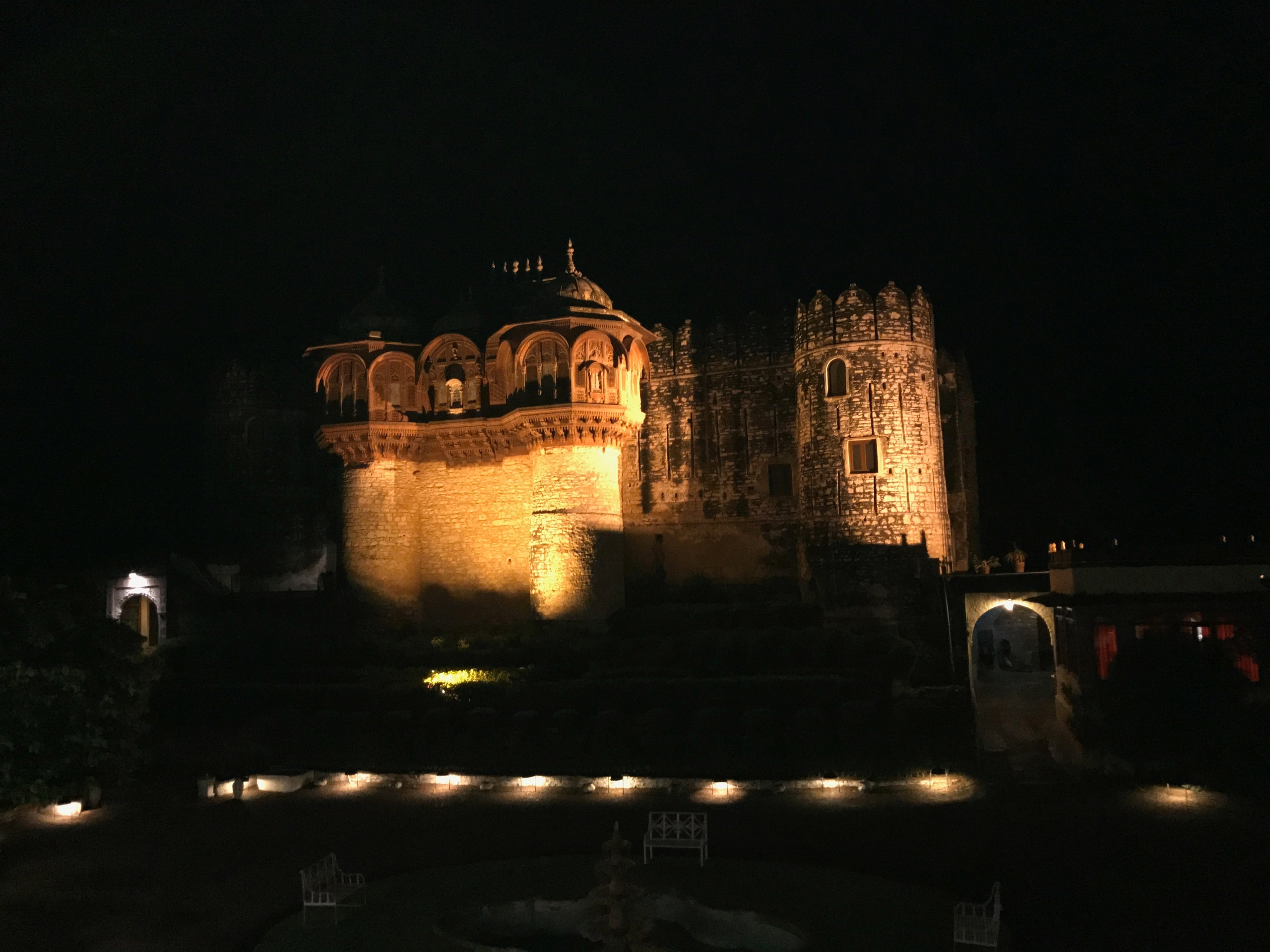 India. Milok et Kirok sont des gens positifs et réels. Nous serons ravis de v