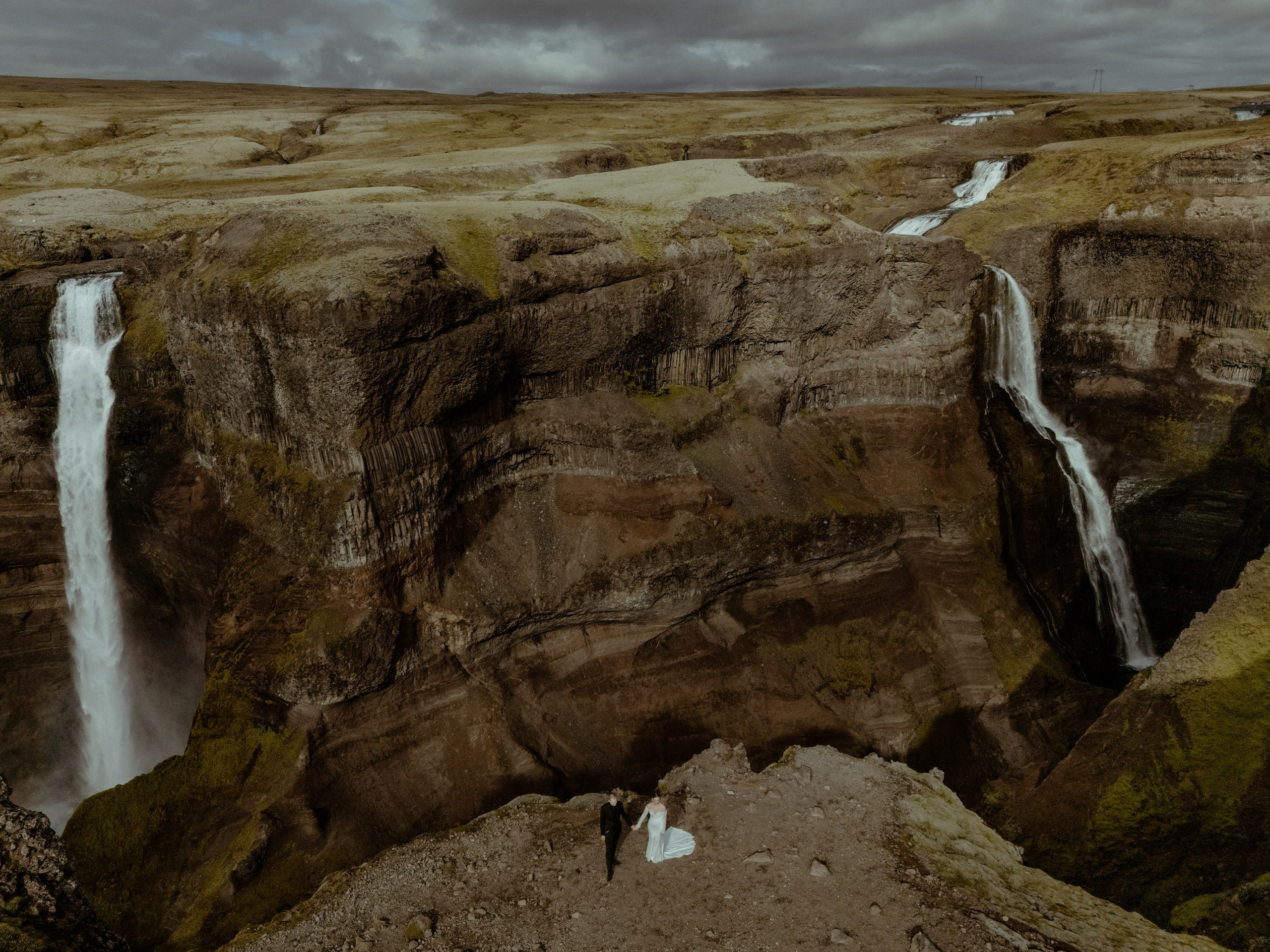 Contacts Iceland wedding photographer