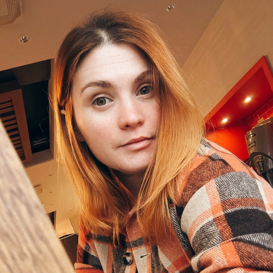 Contacts. Kat Laisaar — Pet photographer in Tallinn