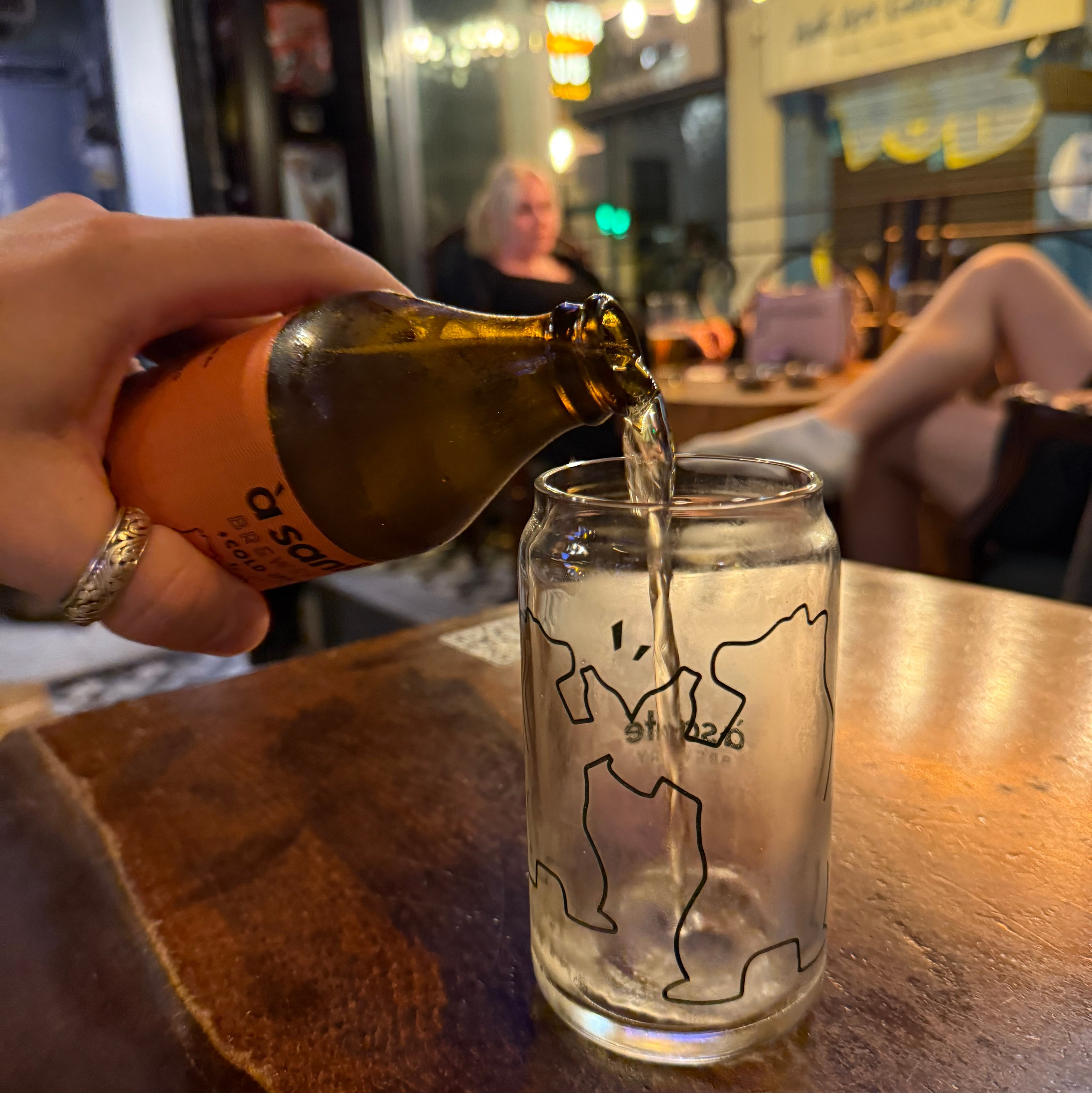 9 Tage in der Türkei: Entspannt und locker. Zwei Tage in jeder Stadt: Istanbul, Antalya, Kaş und ein Villenaufenthalt mit Bergblick