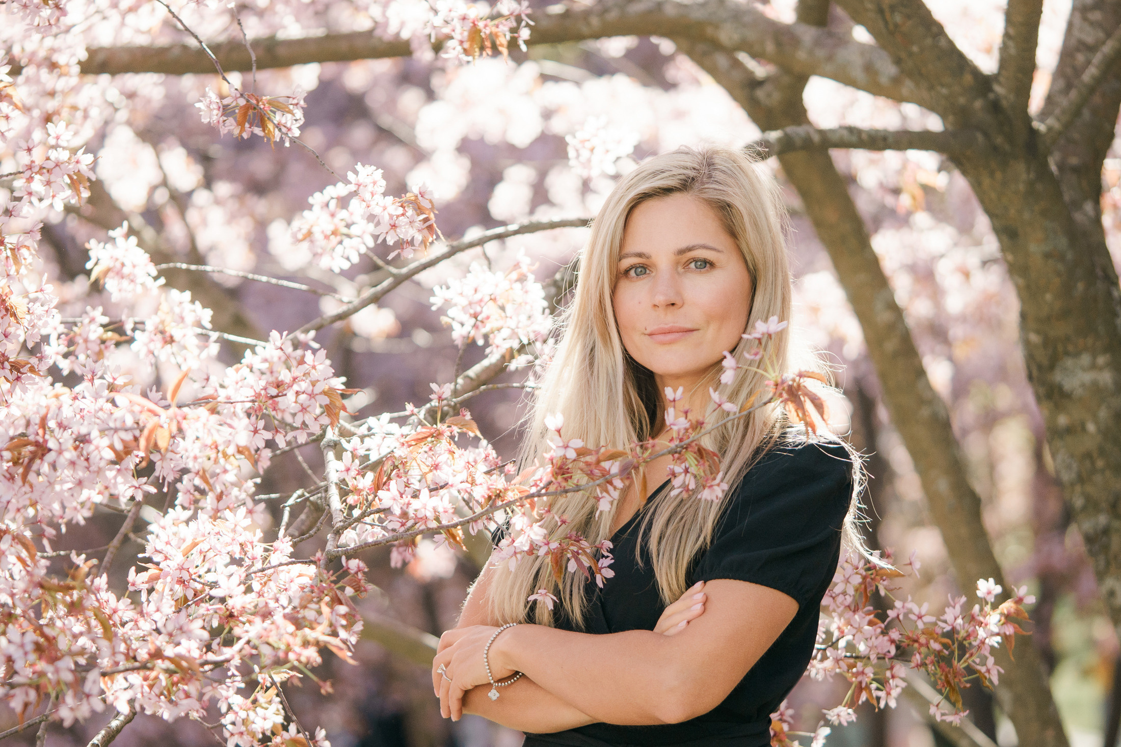 Kuvaus kirsikkapuistossa