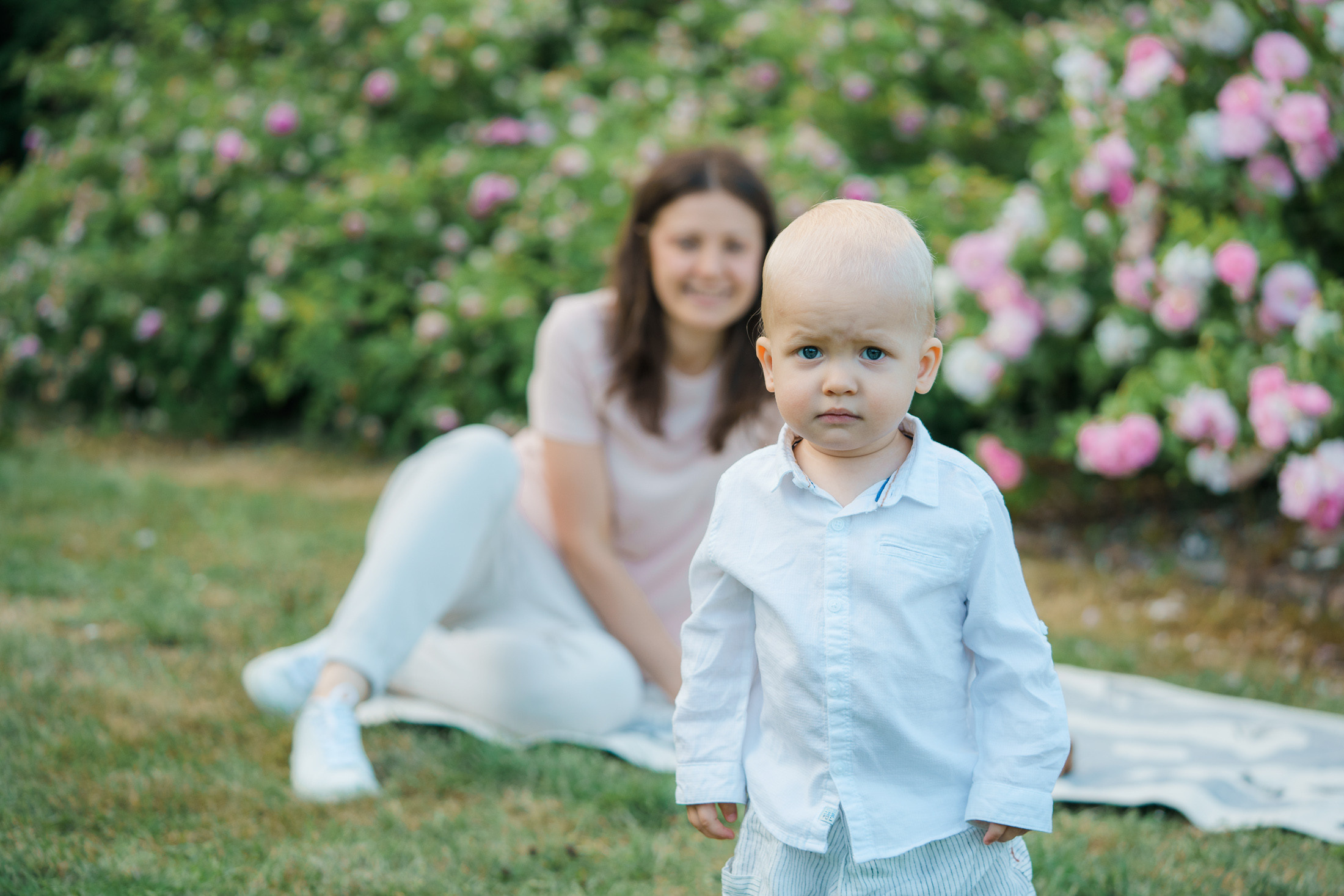 Lapsikuvaus Helsingissä, ruusutarhassa