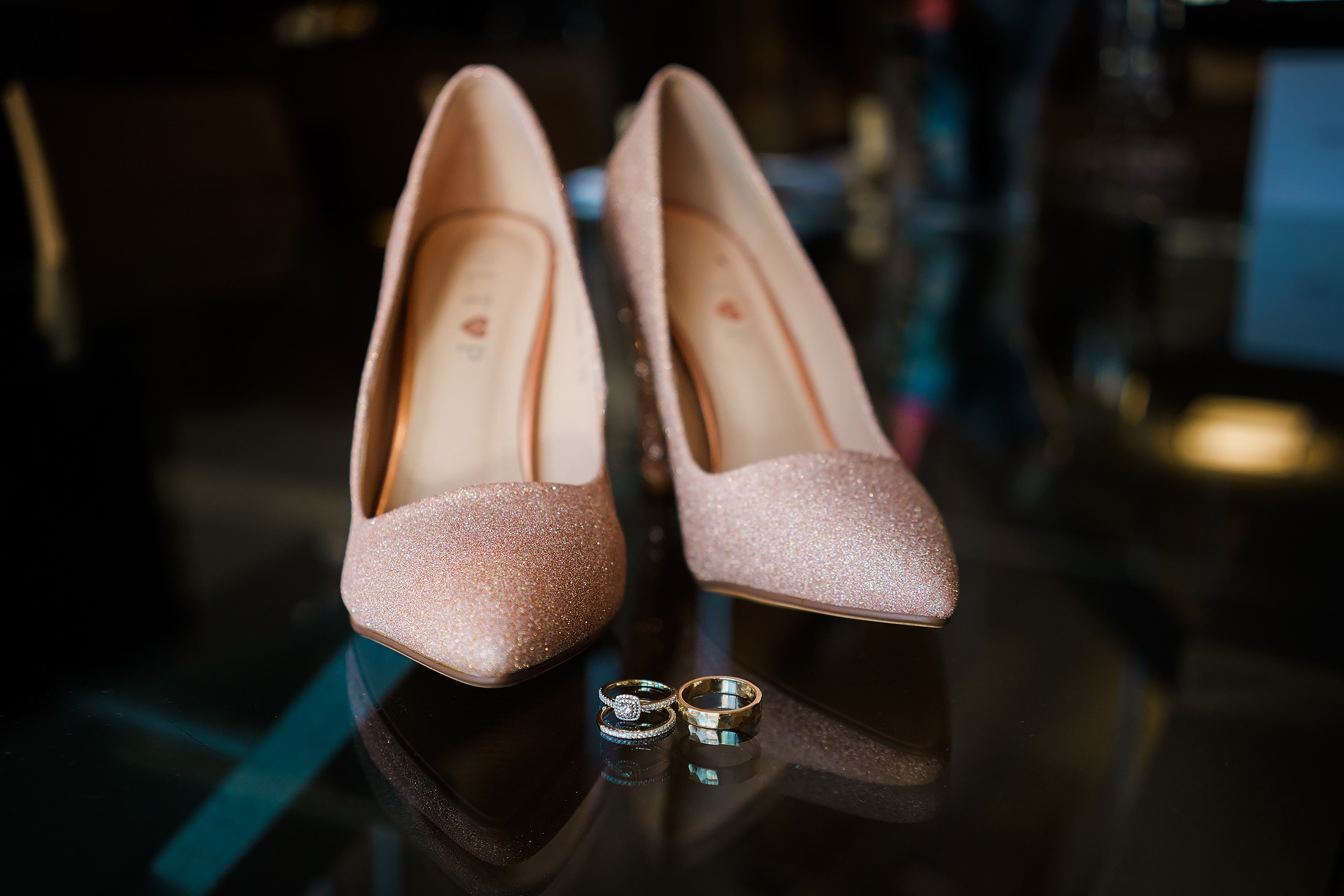 How to Choose the Perfect Wedding Ring | Studio Happy Moment