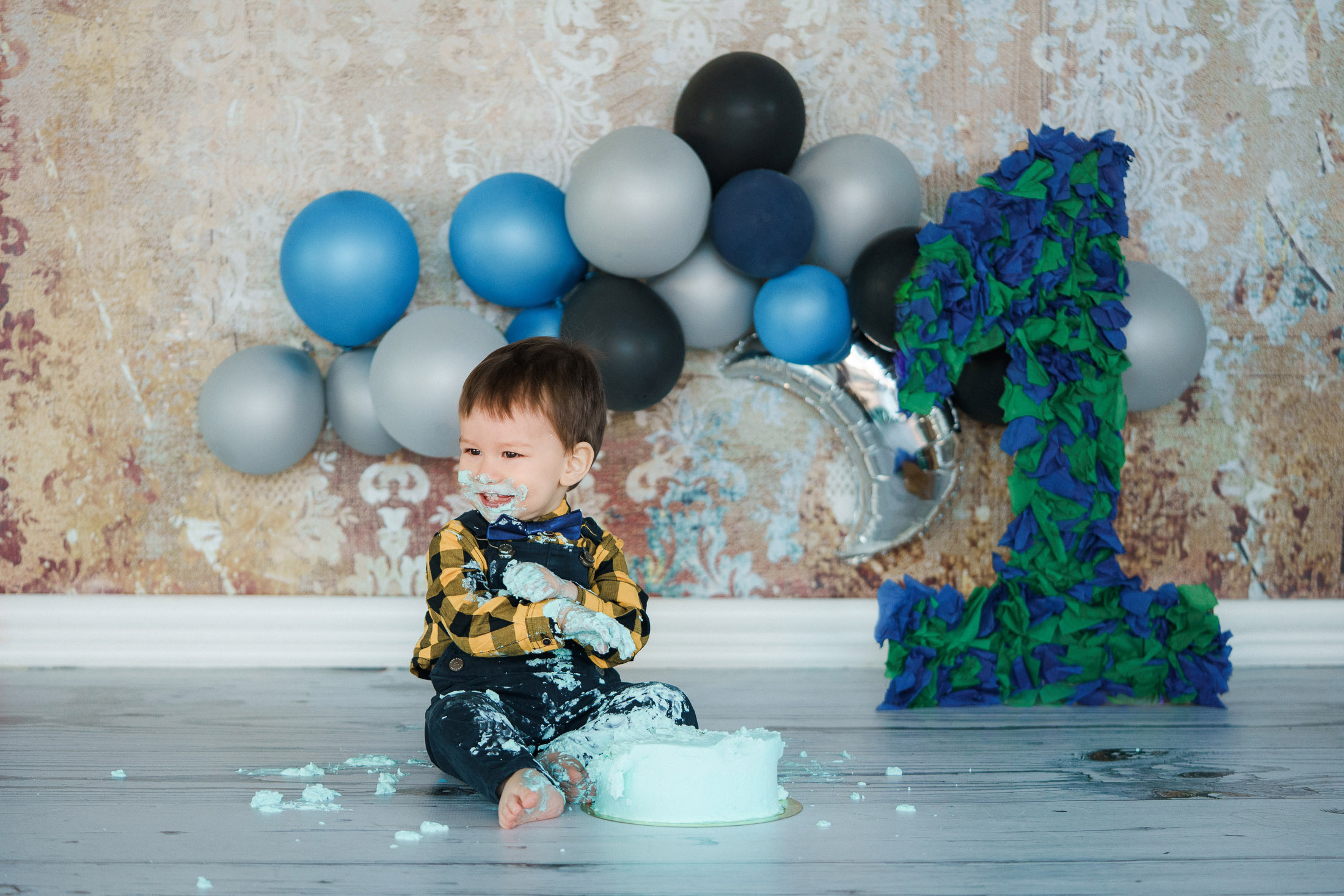 Cake smash 1-vuotiskuvaus Helsingissä