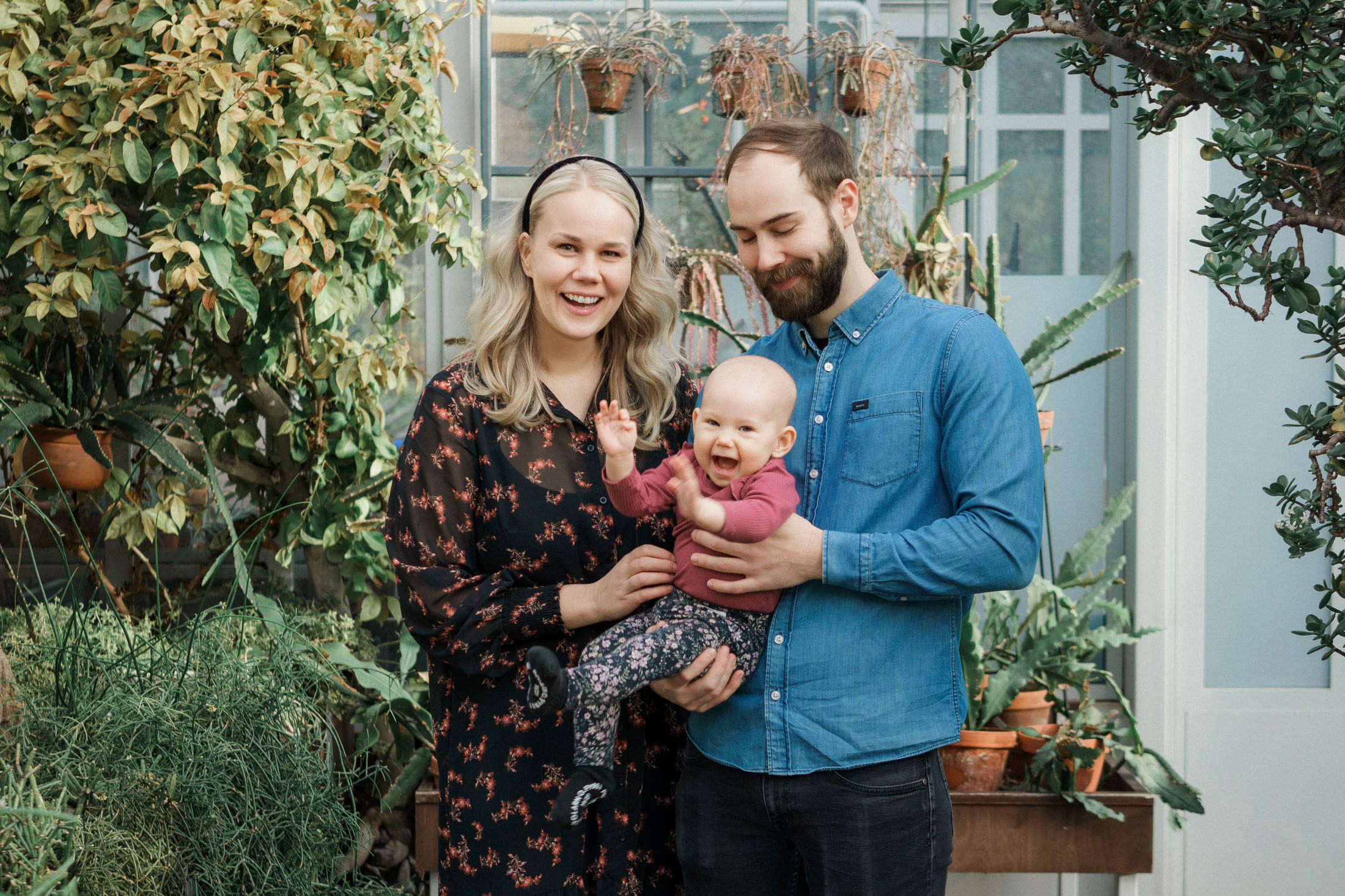 Vauva- ja perhekuvaus Talvipuutarhassa/ vauvakuvaaja Helsinki