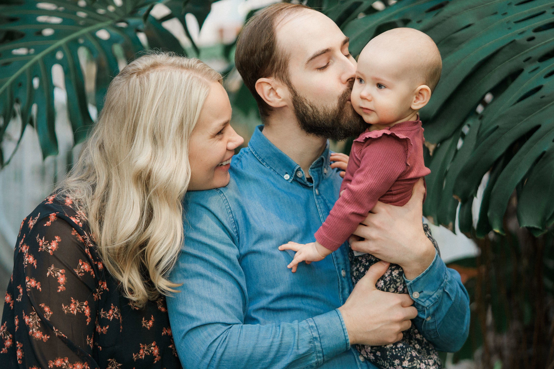 Vauva- ja perhekuvaus Talvipuutarhassa/ vauvakuvaaja Helsinki