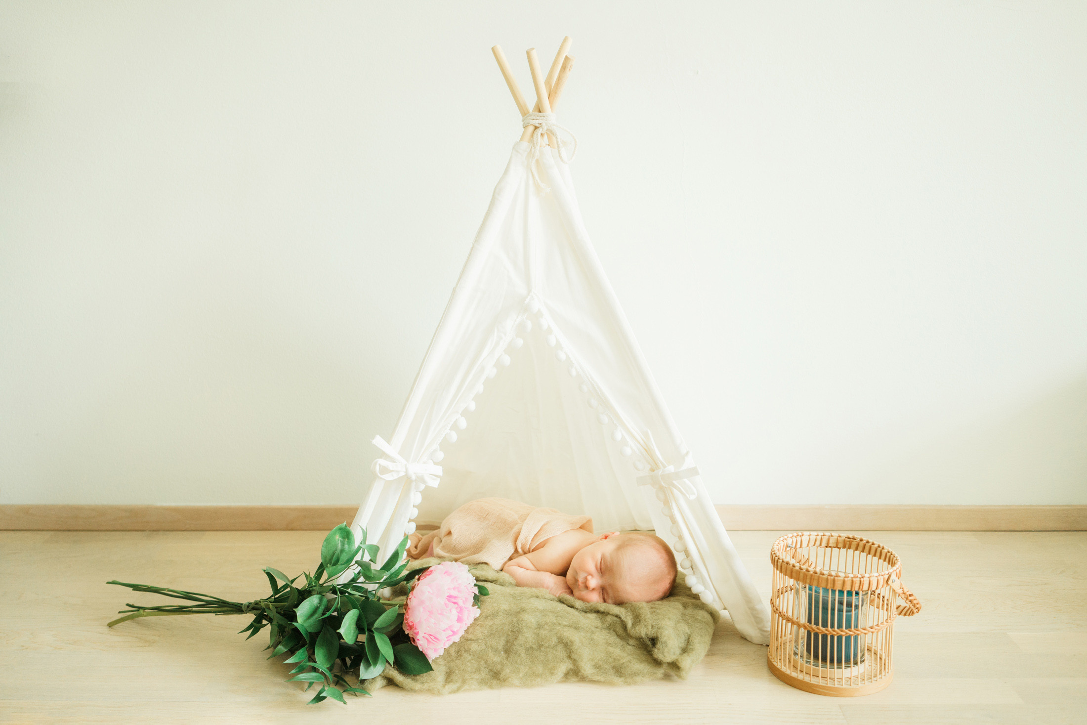 Vastasyntyneen tyttövauvan Kuvaus Helsingissä – Ikimuistoiset Hetket