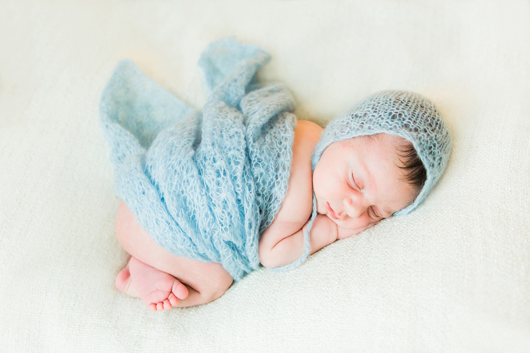 vastasyntyneen kuvaus Helsinki, vastasyntyneen kuvaaja Espoo, Helsinki newborn photographer