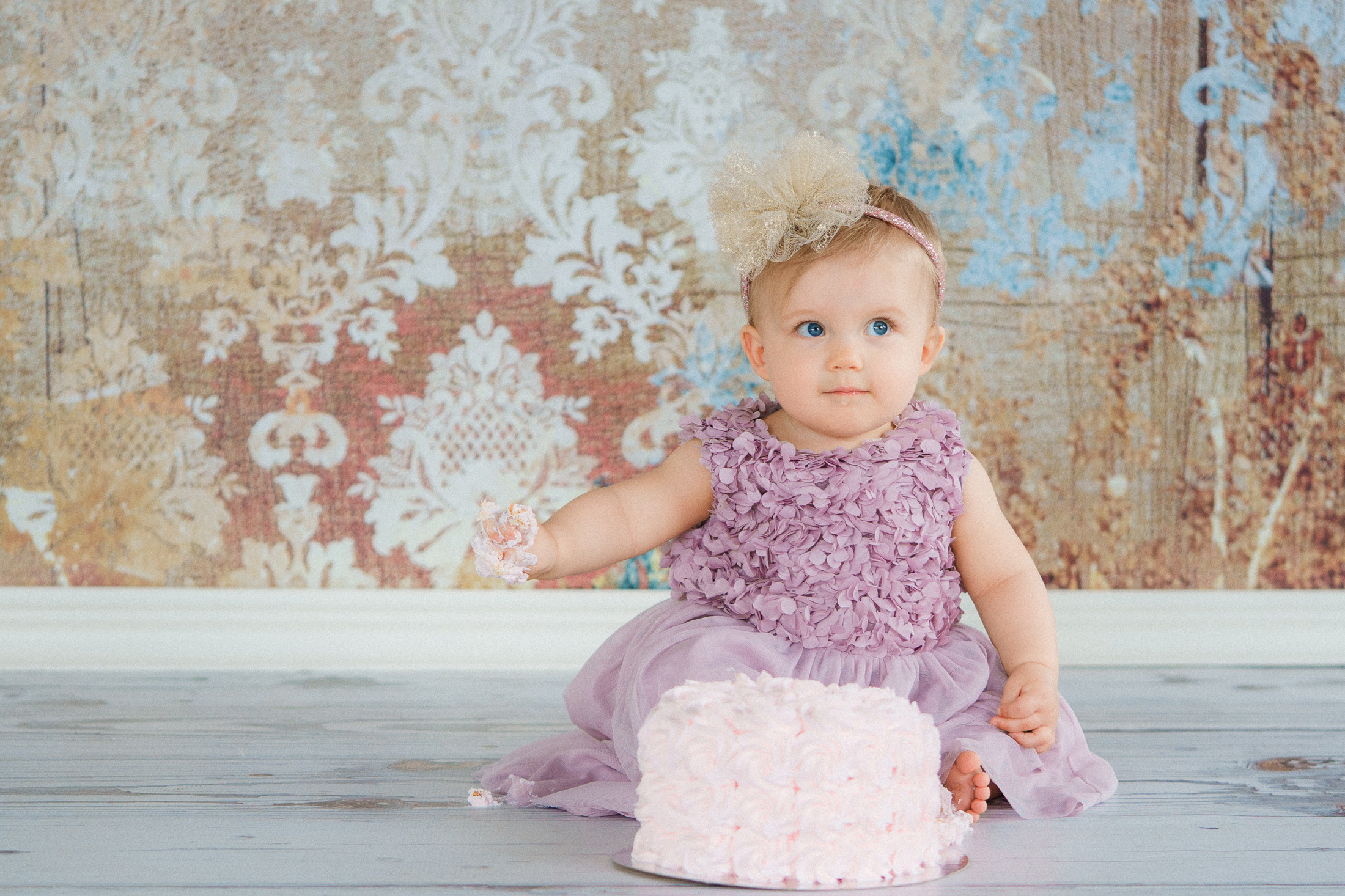 Perhekuvaus Helsingissä studiossa + kakun tuhoaminen