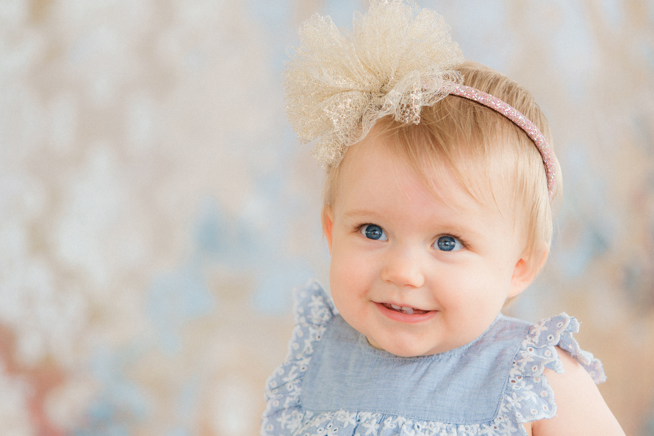 Perhekuvaus Helsingissä studiossa + kakun tuhoaminen