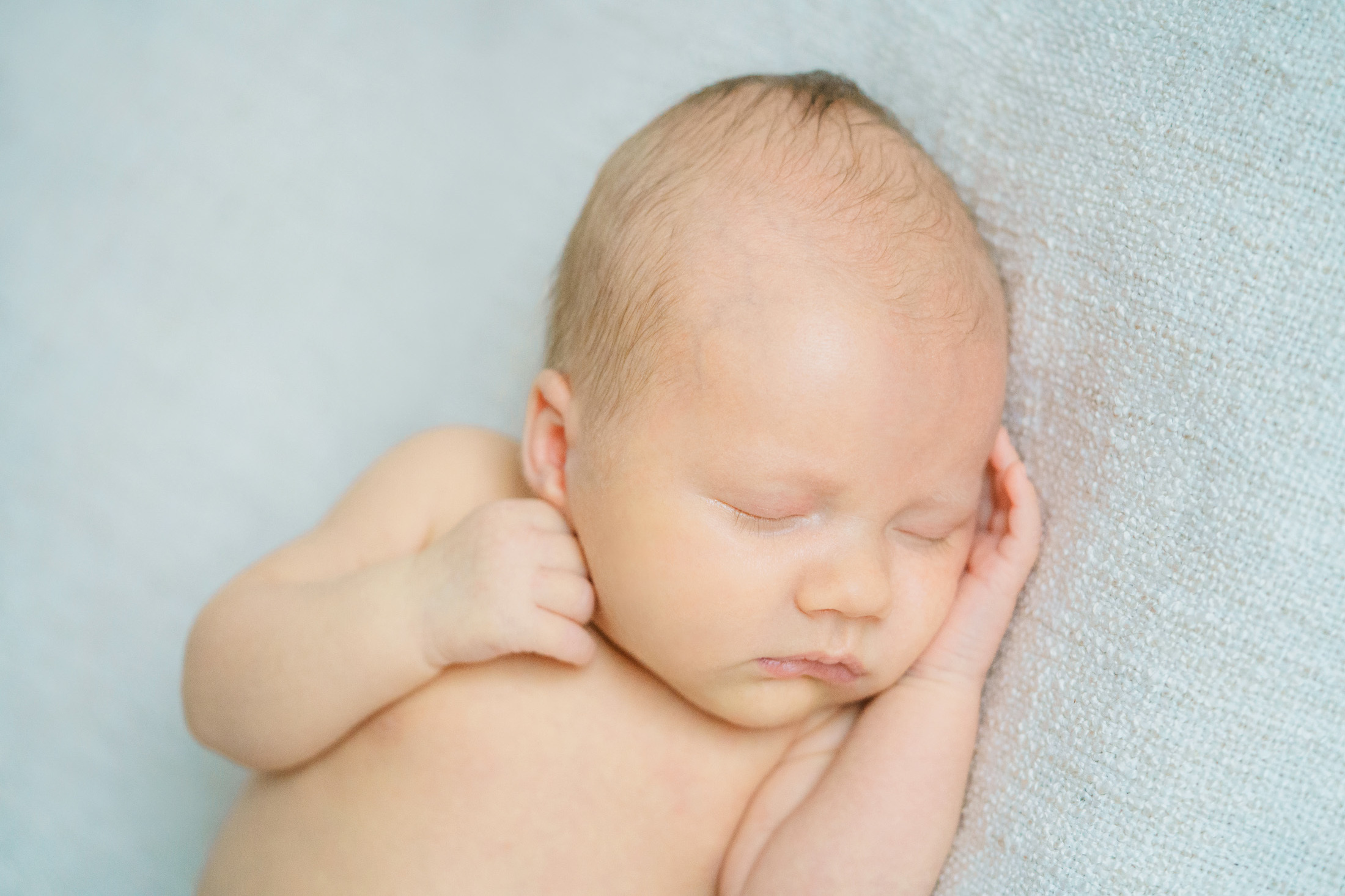 Vastasyntyneen kuvaus vauvakuvaaja Espoo