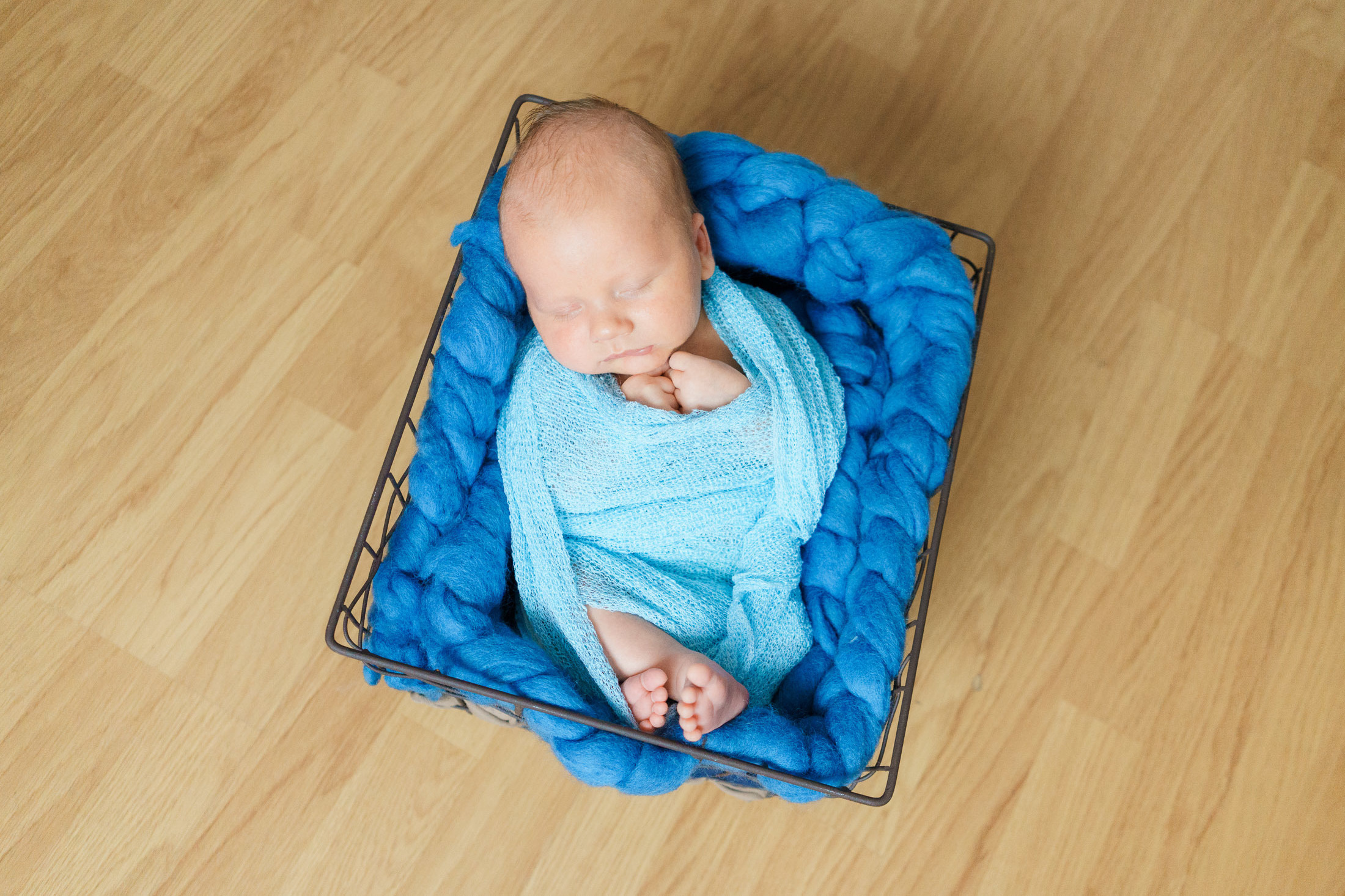 Vastasyntyneen kuvaus vauvakuvaaja Espoo