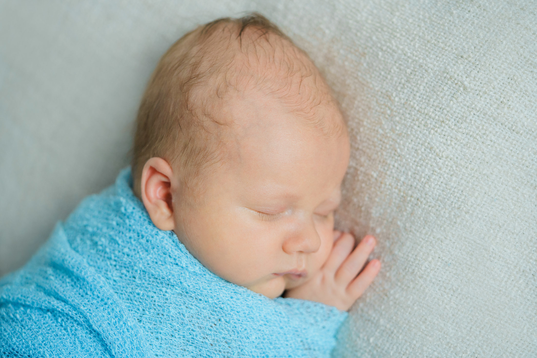 Vastasyntyneen kuvaus vauvakuvaaja Espoo