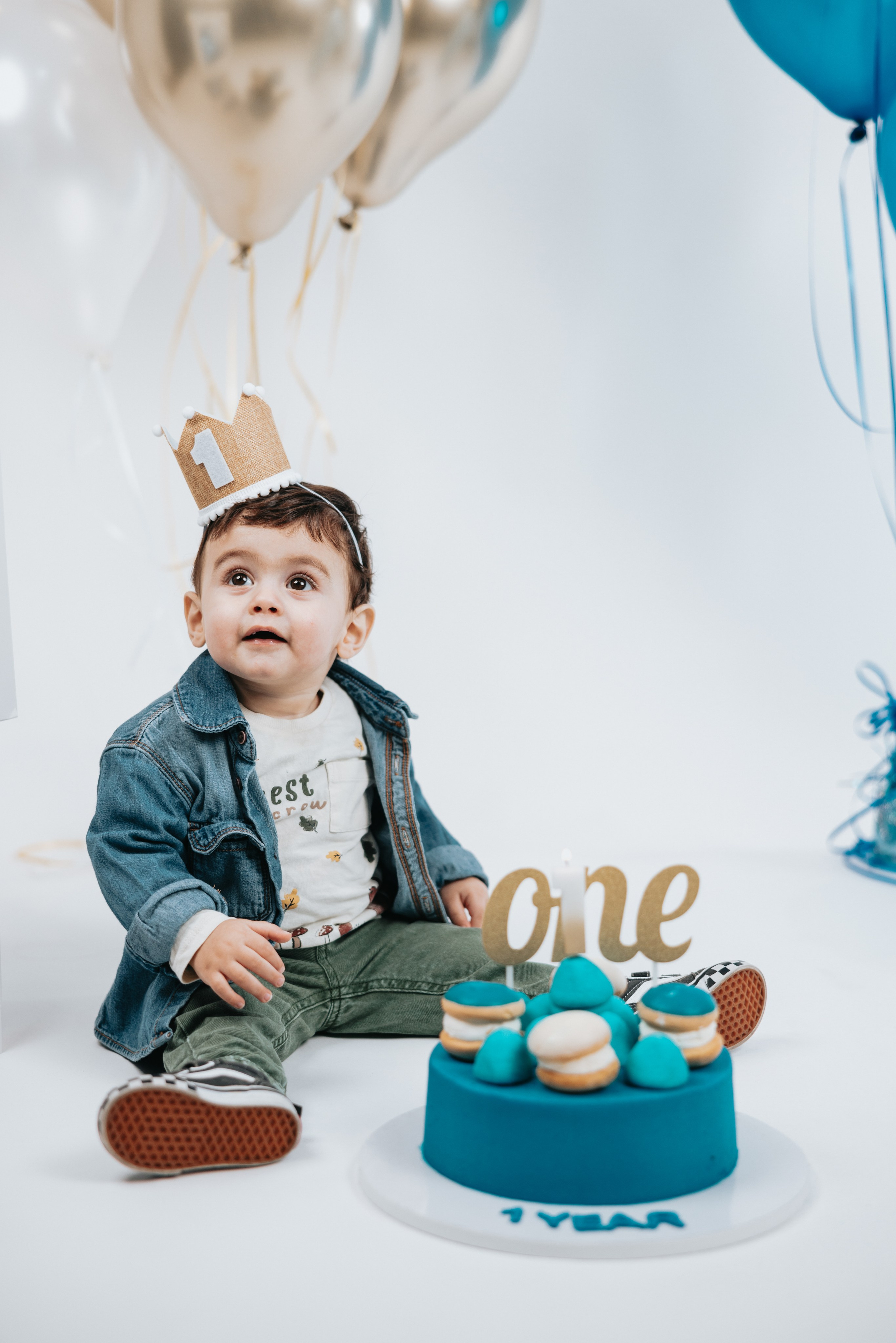 Ioannis Cake Smash Photoshoot