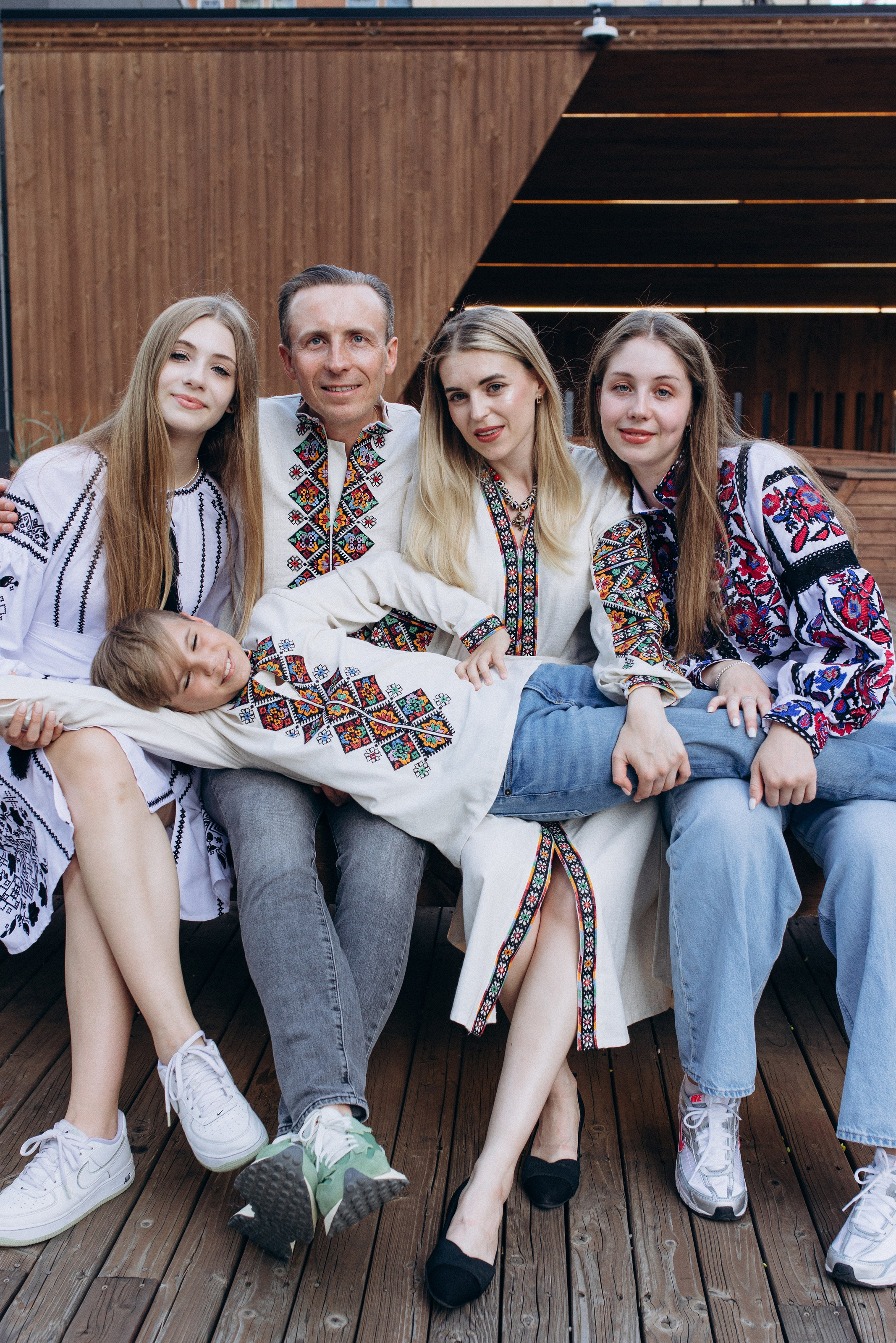 Contacts. Wedding and family photographer in Calgary