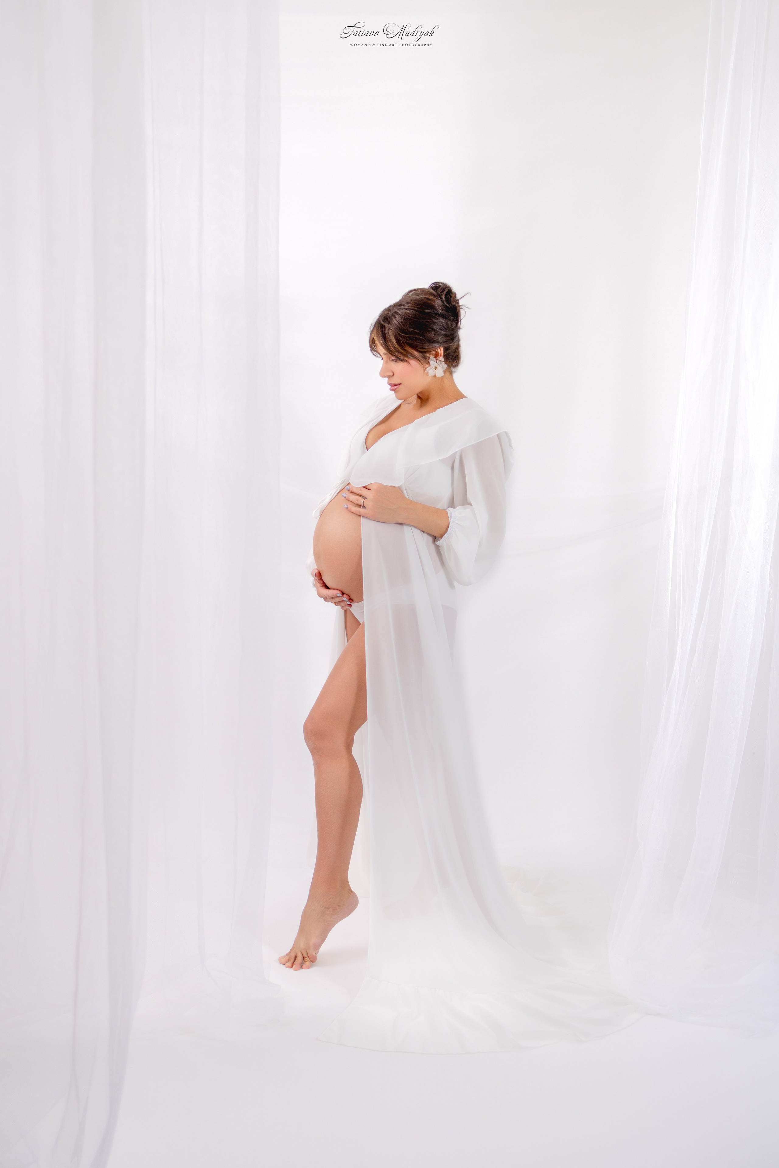 Maternity Photoshoot in Dresden — Studio & Outdoor. Family & Maternity Photographer in Dresden Tatiana Mudryak