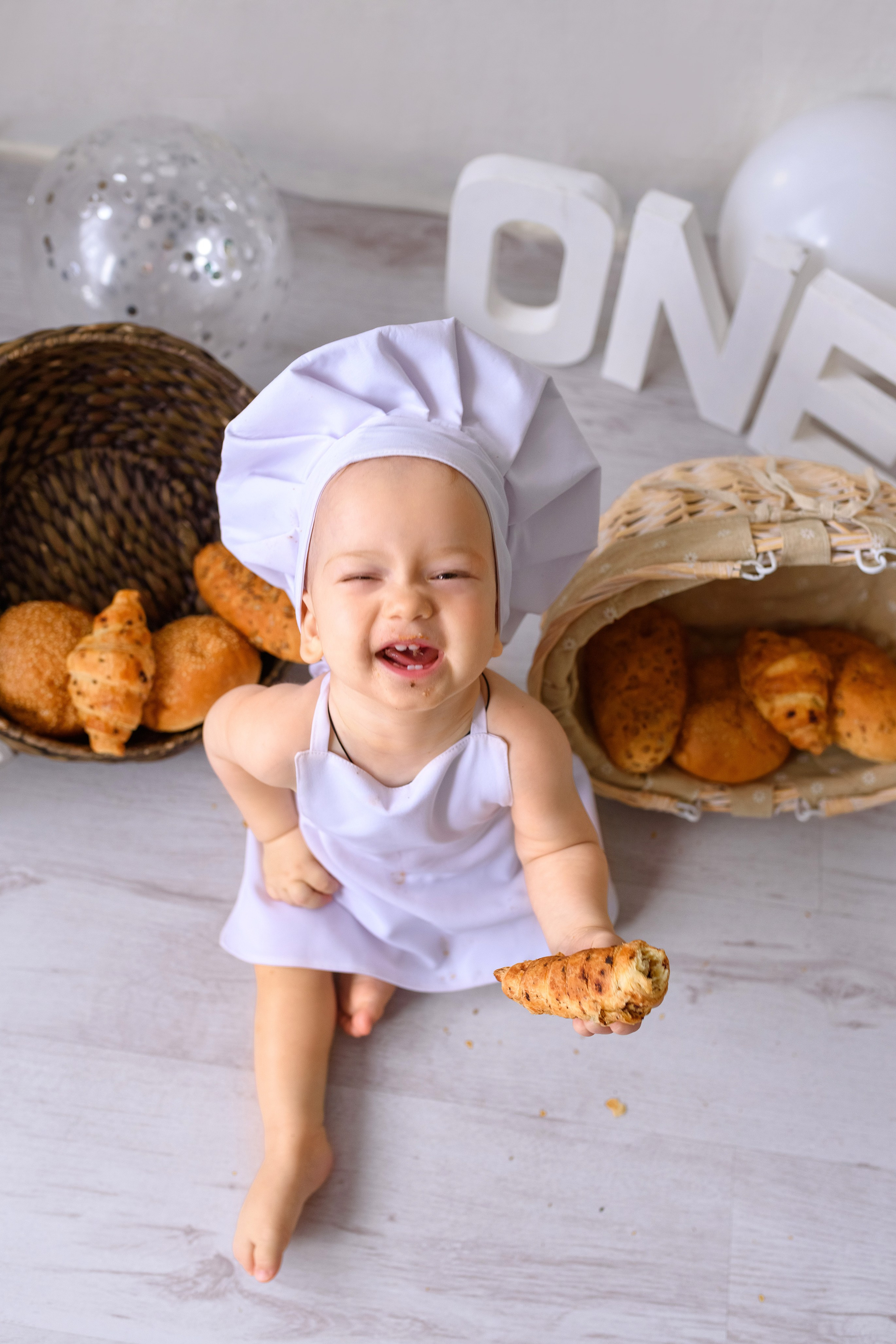 Cake-smash фотосессия / годовасие. Семейный фотограф и фотограф новорожденных в Вильнюсе Ирина Беленкевич