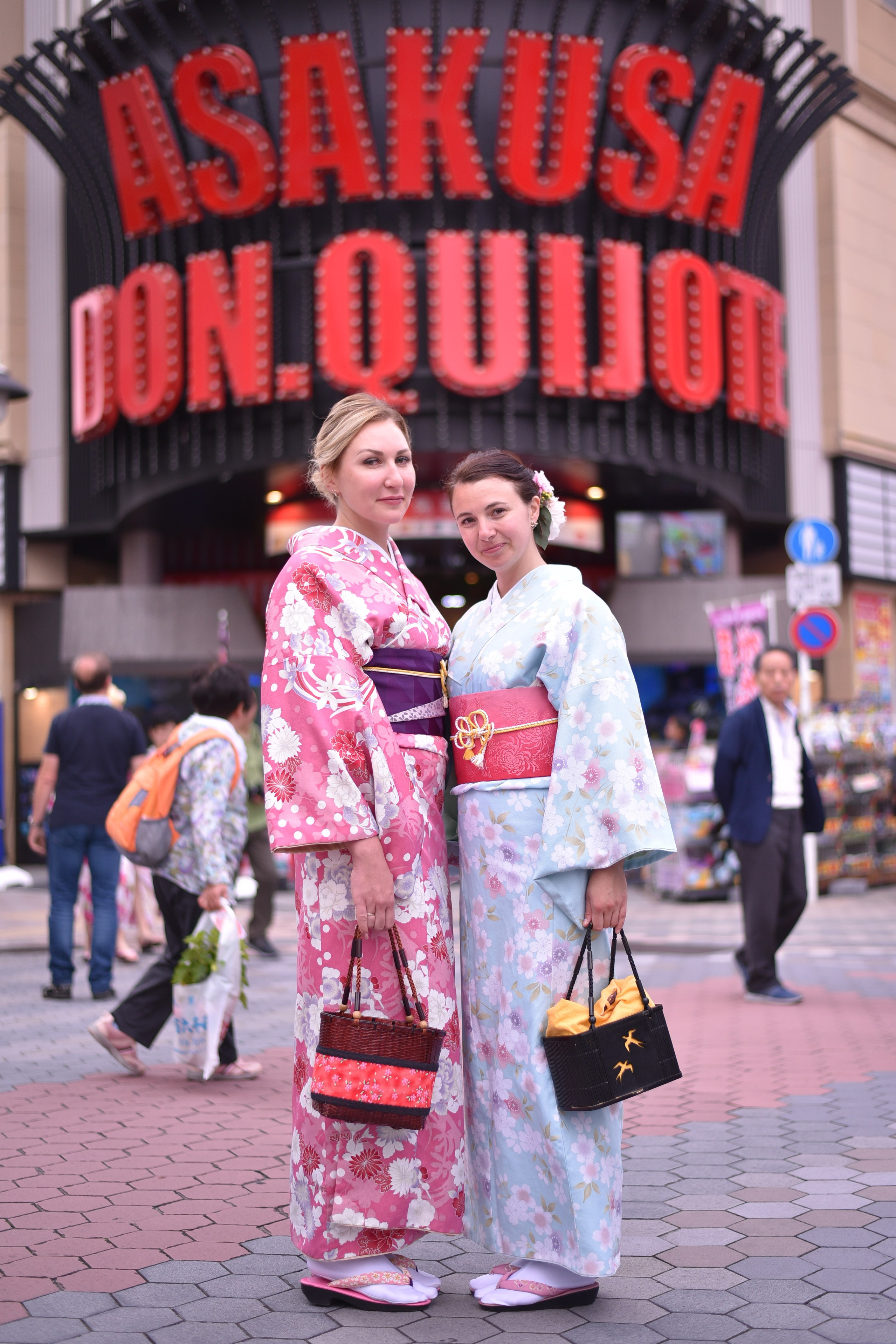 Services Ru. Photographer in Tokyo, Japan