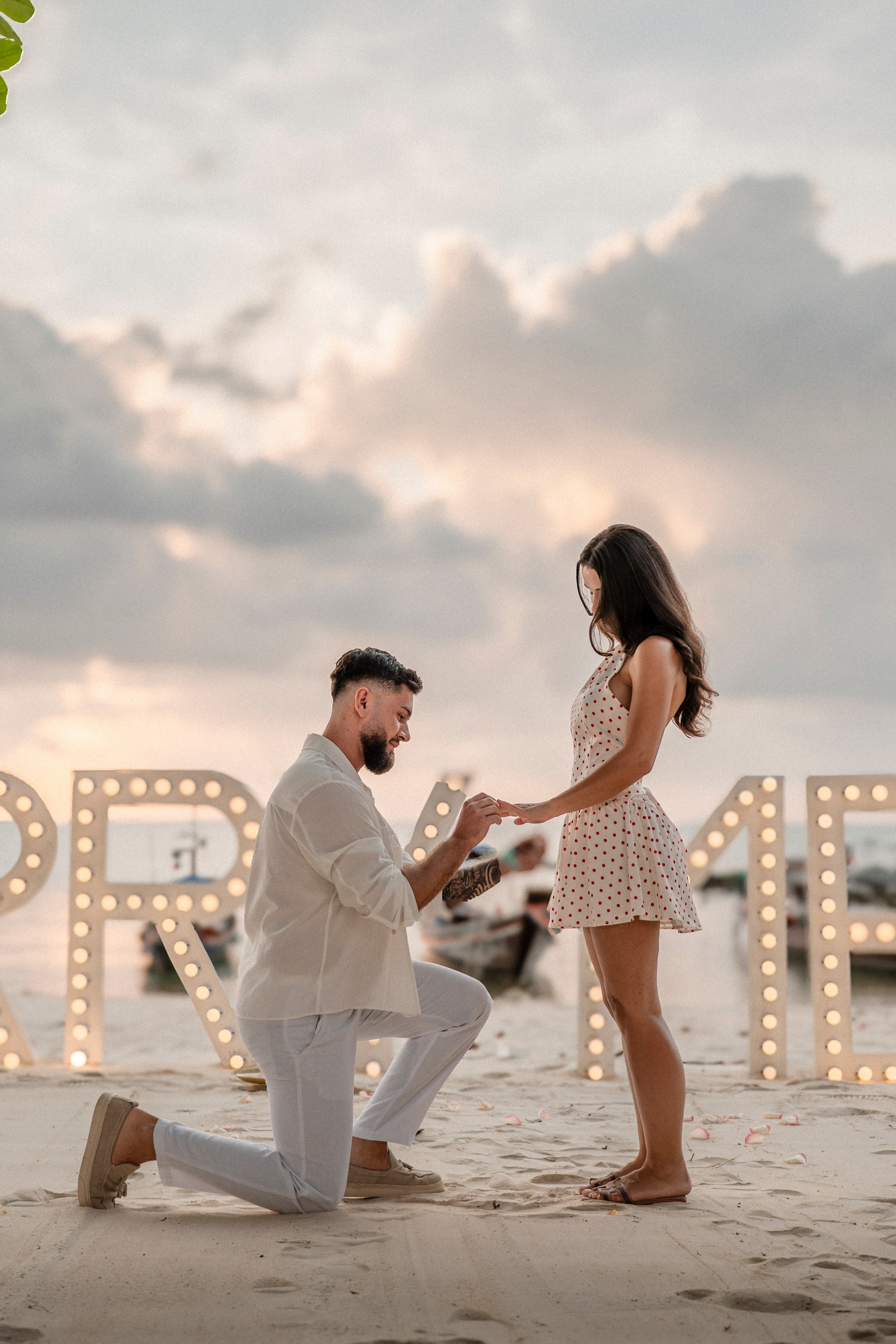 Gallery. Marriage Proposal & Romantic Beach Dinner in Pattaya
