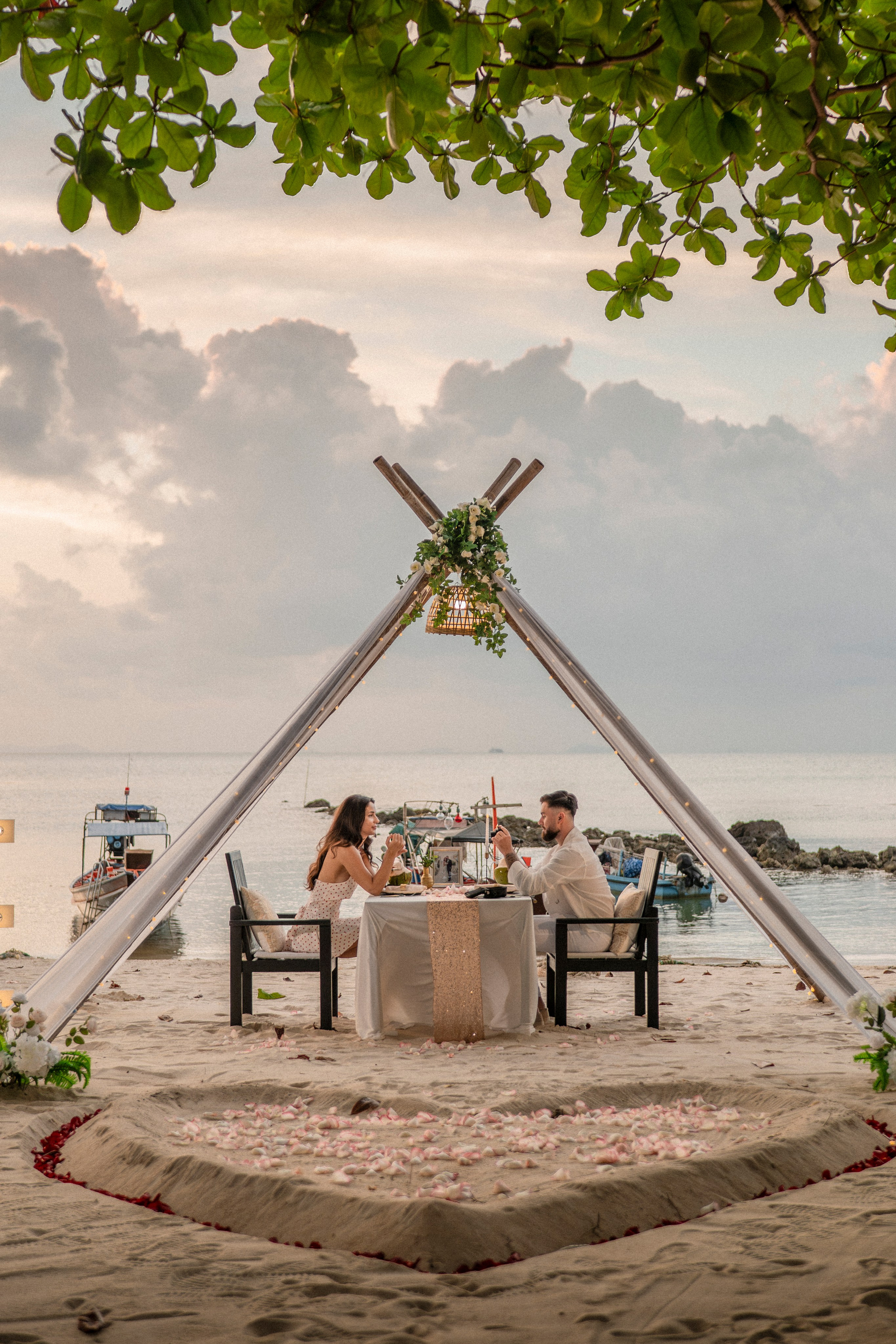 Gallery. Marriage Proposal & Romantic Beach Dinner in Pattaya