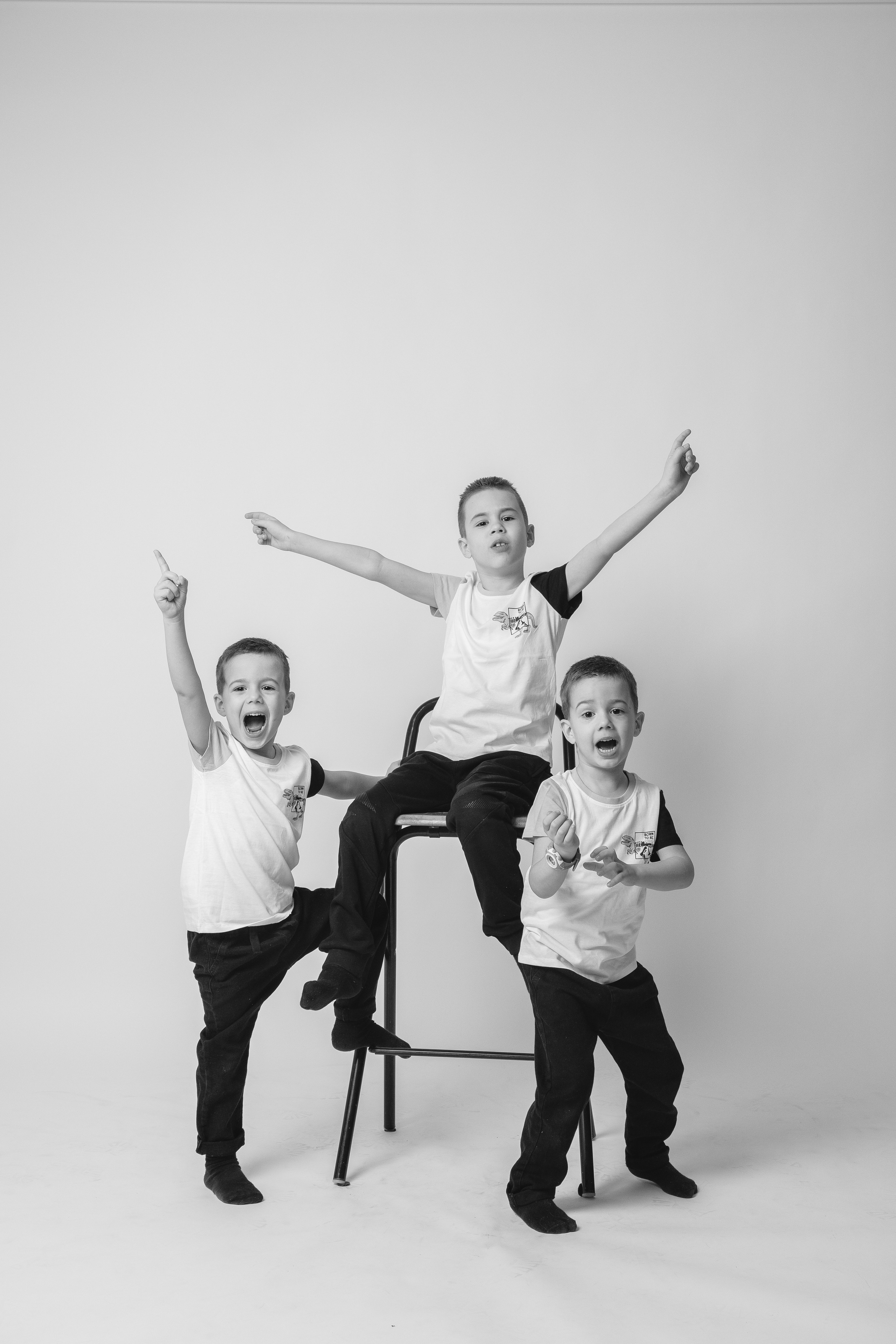 O novom formatu. Moments. Photo studio of self-portrait in the heart of Belgrade