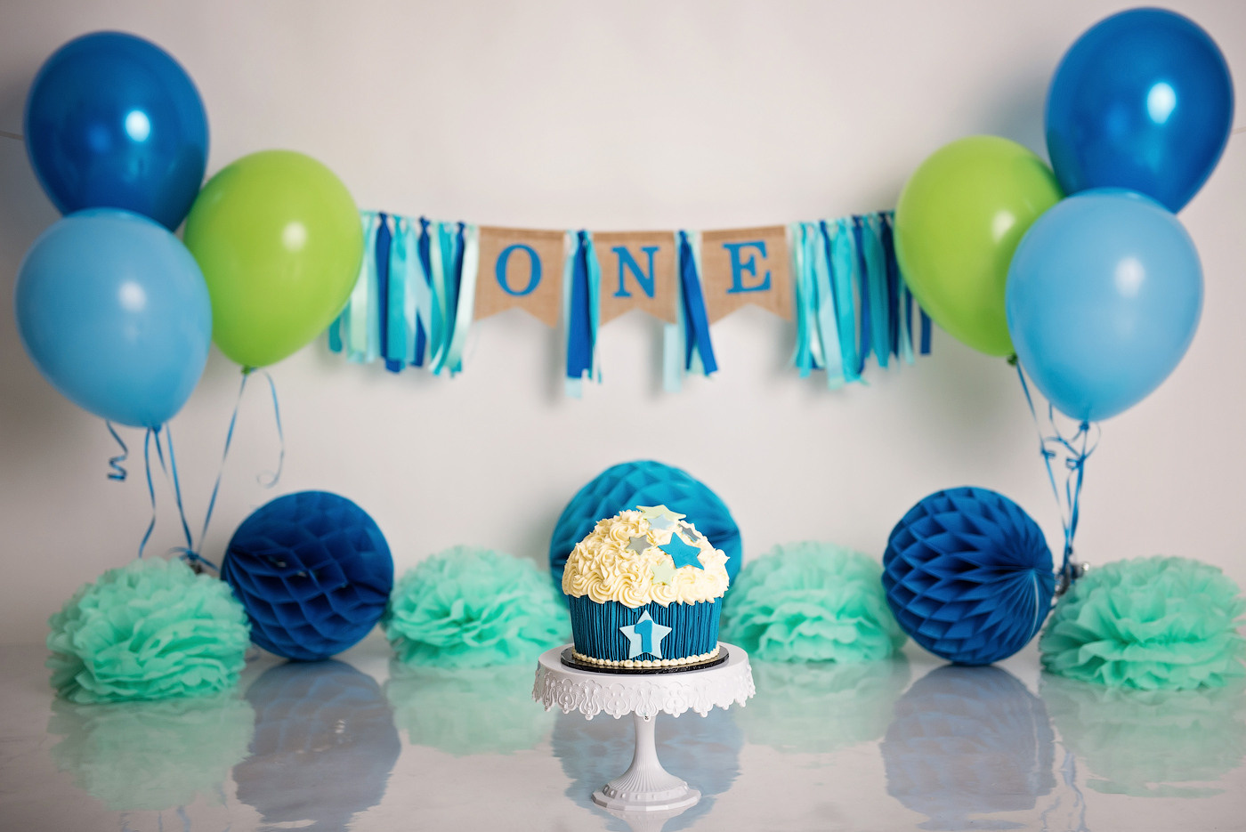 Cake Smash Themes. Newborn and family photographer. Hills District. Sydney