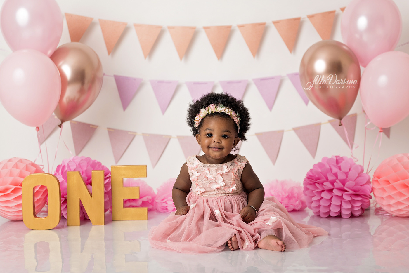 Cake Smash Themes. Newborn and family photographer. Hills District. Sydney