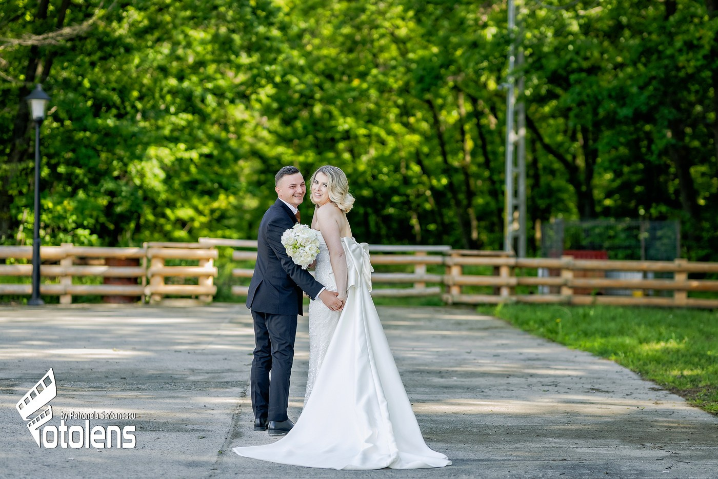 Galerie online parolata cu fotografii si video de la nunta