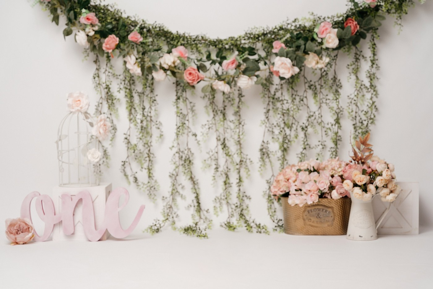 Cake Smash Themes. Newborn and family photographer. Hills District. Sydney