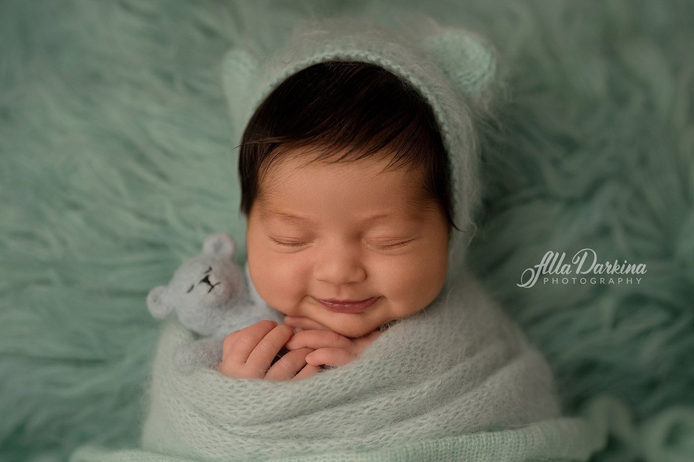 Newborn baby’s cues