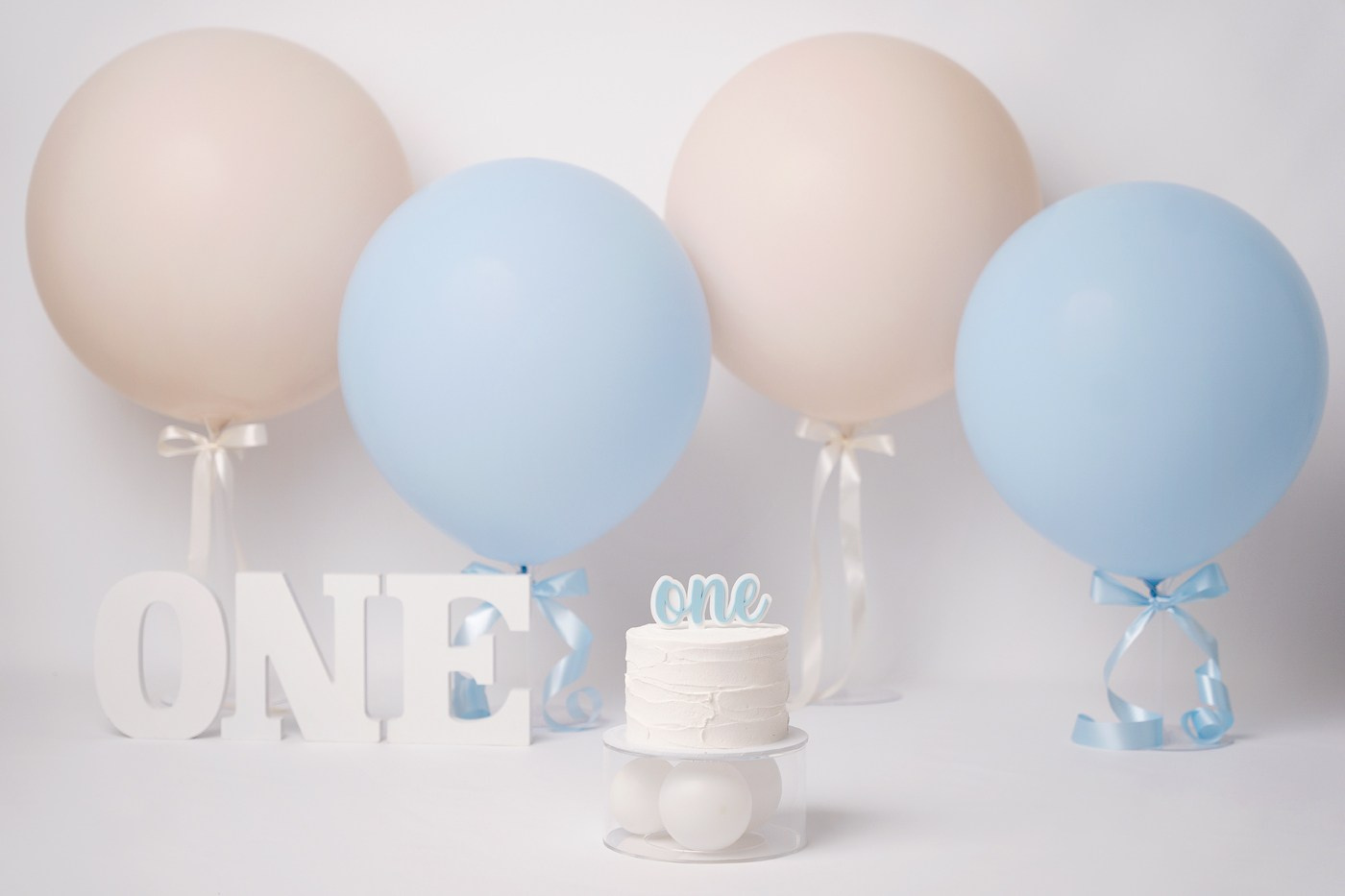 Cake Smash Themes. Newborn and family photographer. Hills District. Sydney