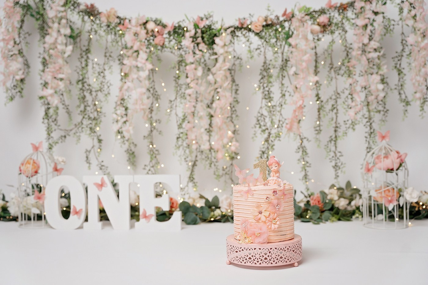 Cake Smash Themes. Newborn and family photographer. Hills District. Sydney