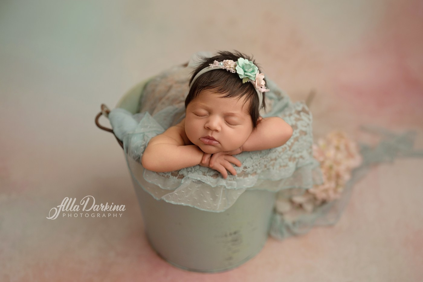 Newborn baby’s cues