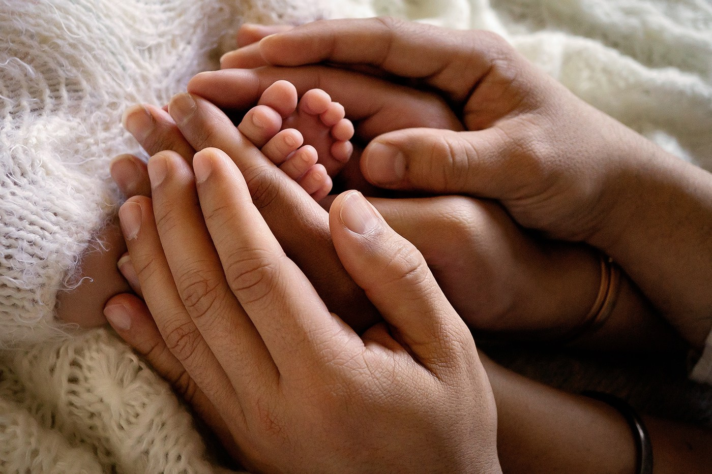 WHEN SHOULD YOU BOOK A NEWBORN PHOTOSHOOT?. Newborn and family photographer. Hills District. Sydney