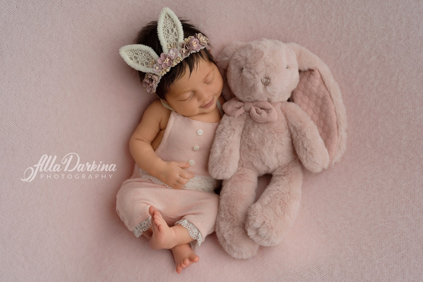 Newborn baby’s cues