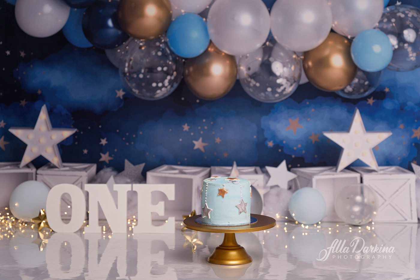 Cake Smash Themes. Newborn and family photographer. Hills District. Sydney