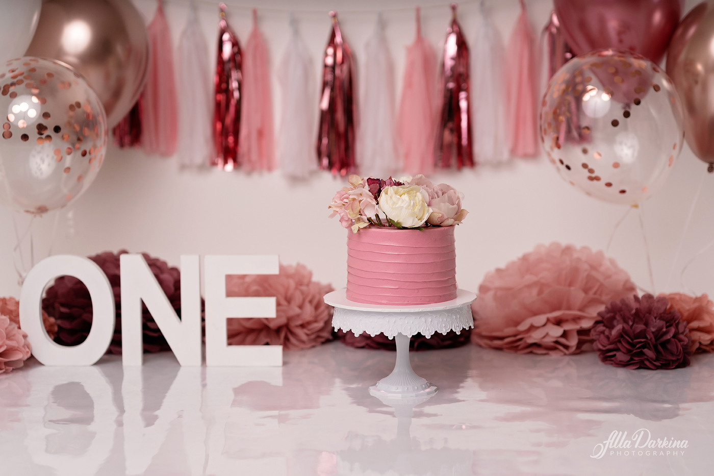 Cake Smash Themes. Newborn and family photographer. Hills District. Sydney