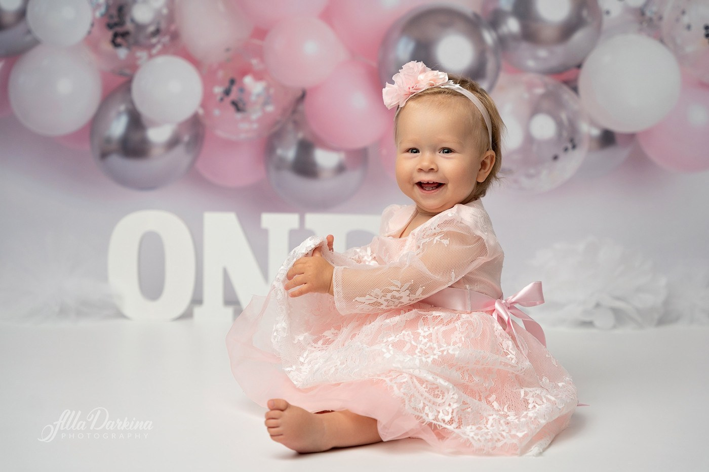 Cake Smash Themes. Newborn and family photographer. Hills District. Sydney