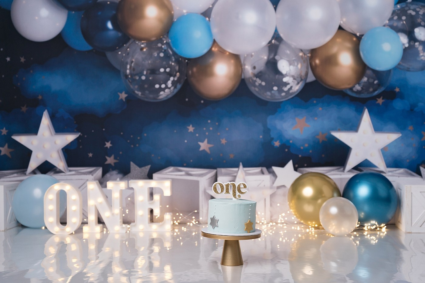 Cake Smash Themes. Newborn and family photographer. Hills District. Sydney