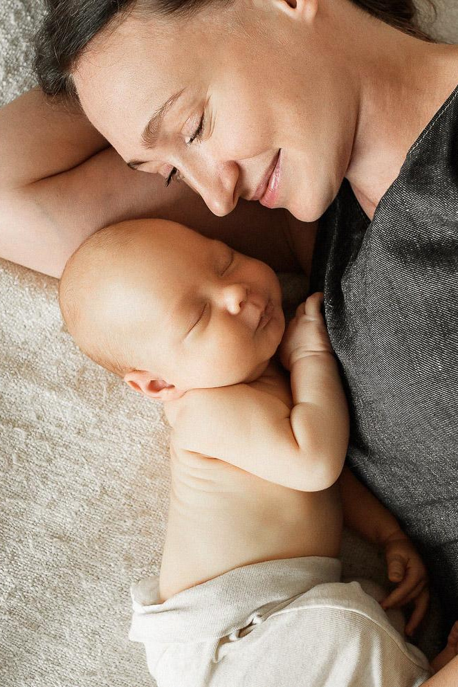 Фотосессия новорожденных в Праге, newborn в Праге, фотограф новорожденных в Праге, лайфстайл фотосессия малышей в Праге