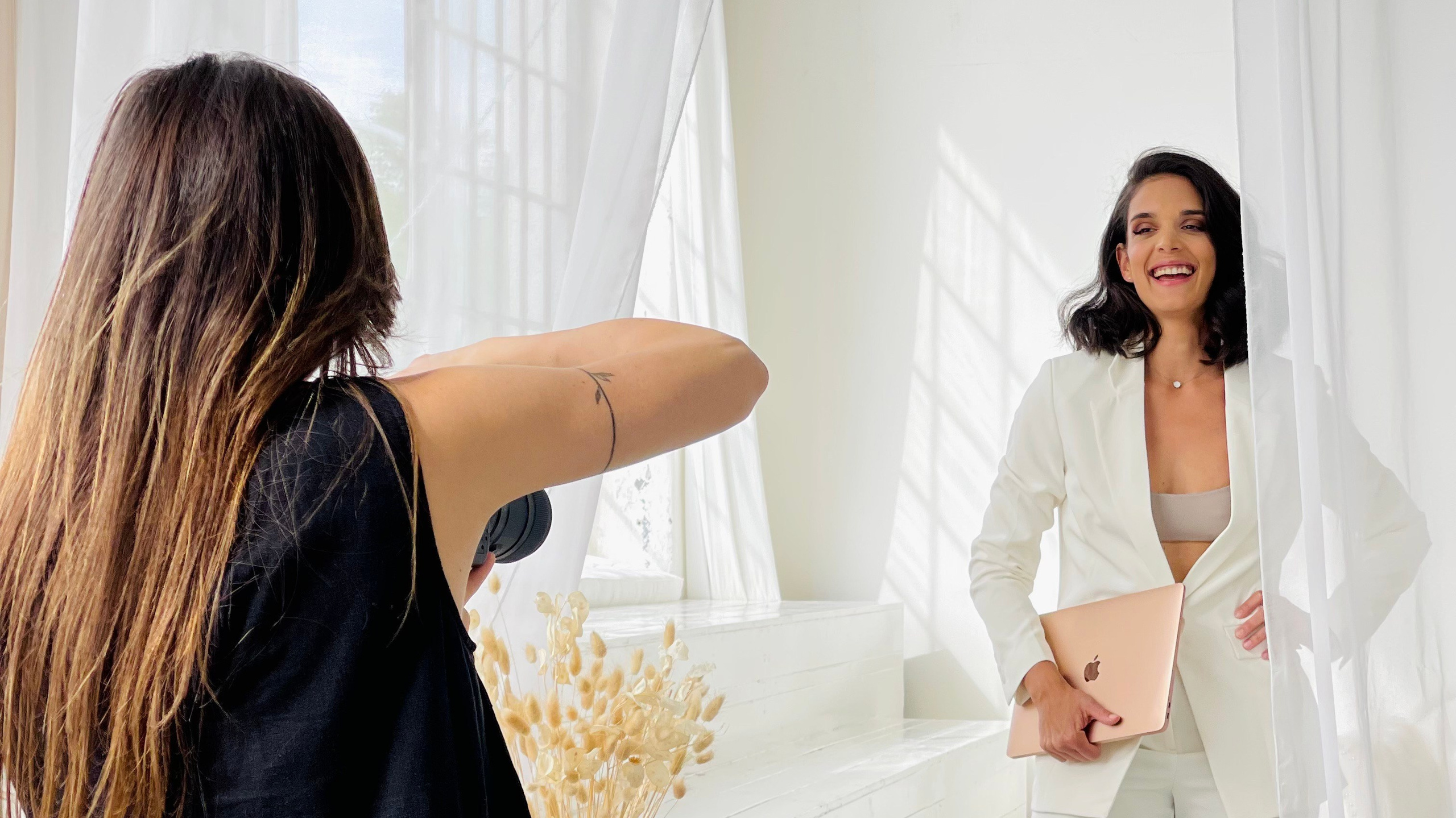 empatická fotografka, citlivý přístup k focení, vysoká citlivost fotograf, portrétní fotografie Praha, brand fotografka Praha