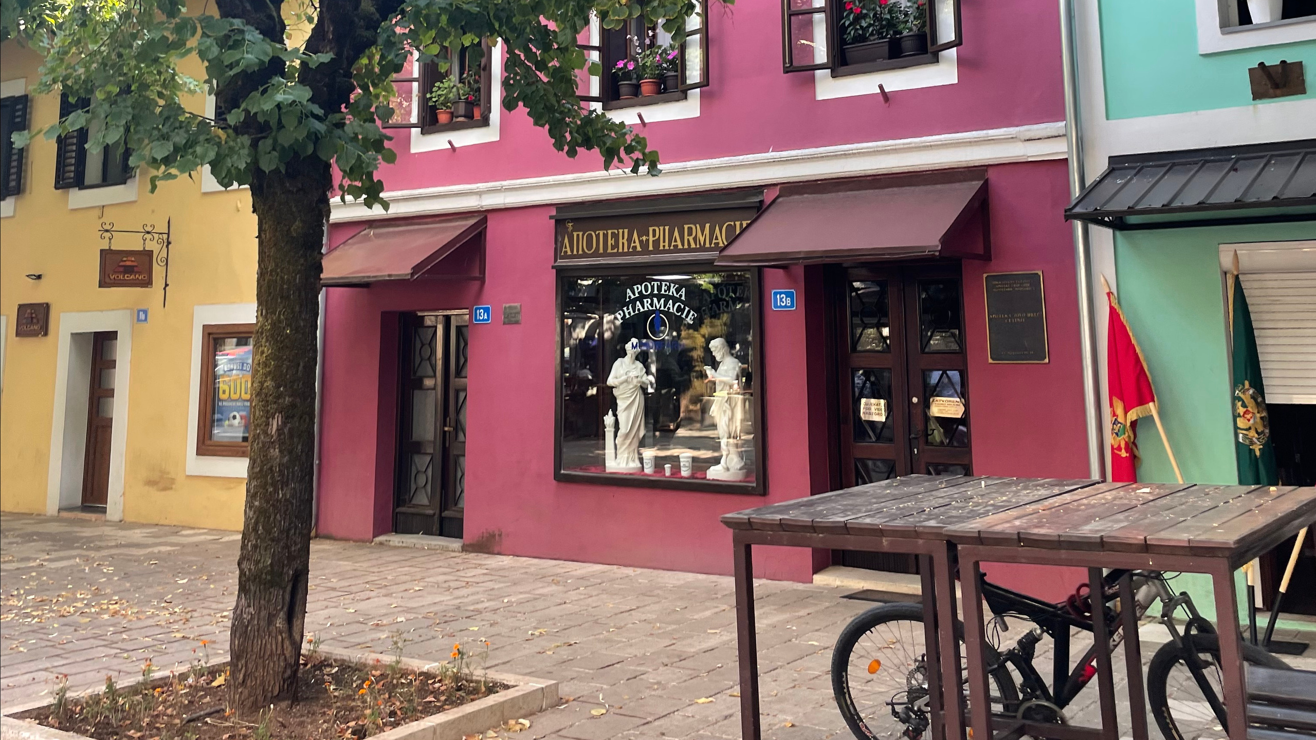 TOP 20 utrolige steder du må besøke i Montenegro