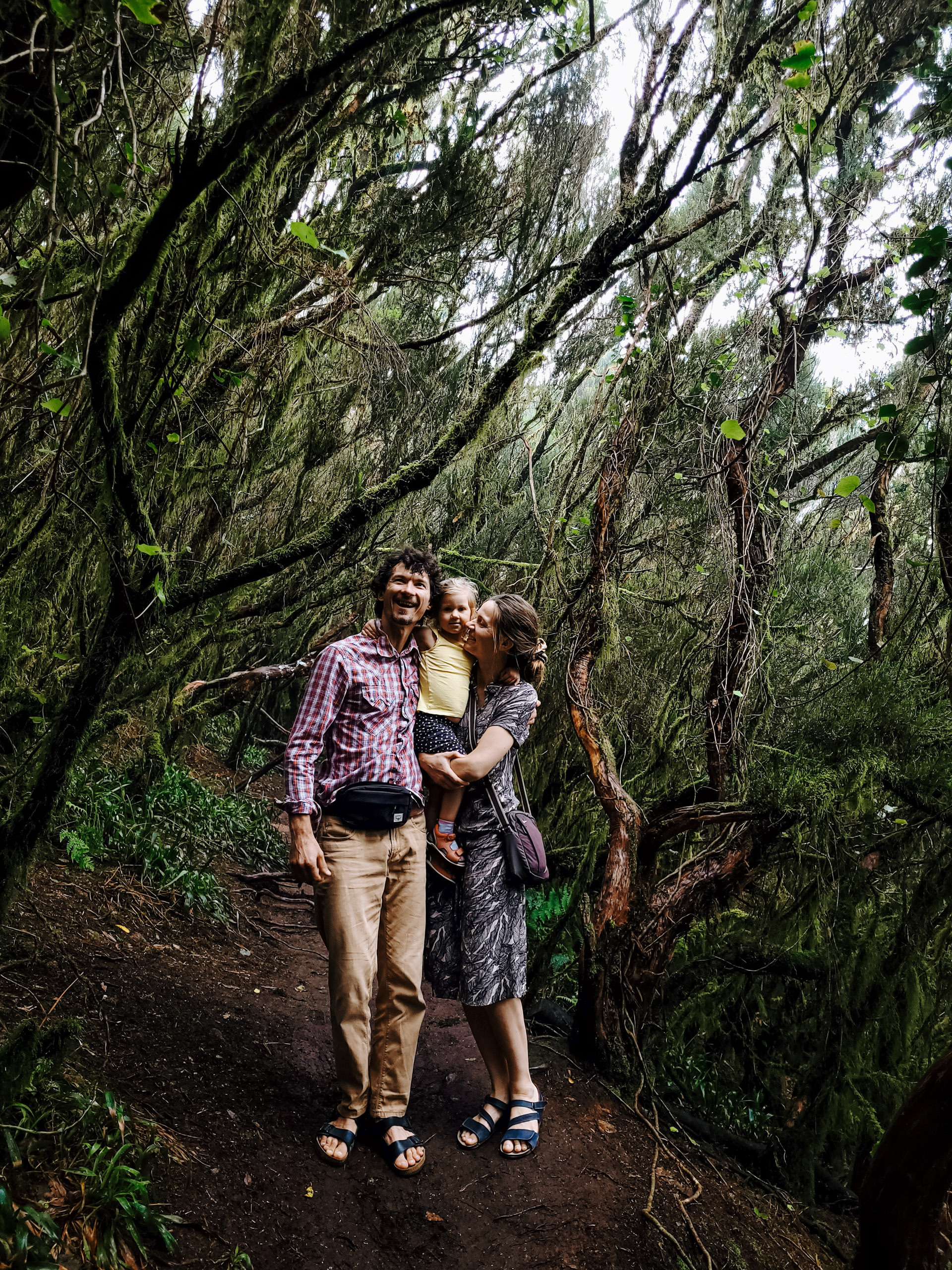 mazi bērni ceļojumā tenerife