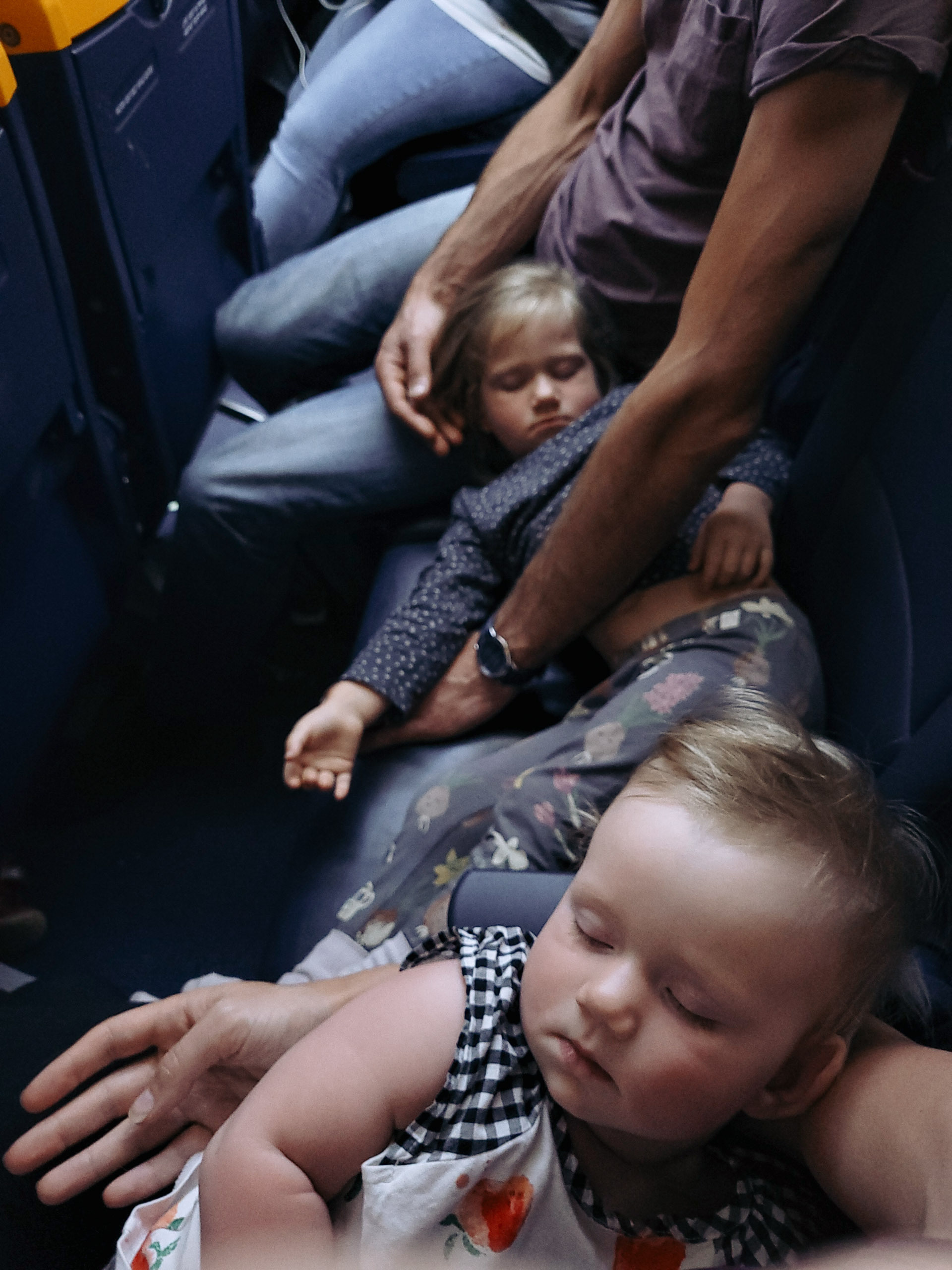 lidojums ar bērniem