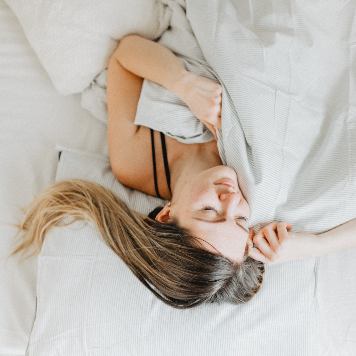 DreamYing Academy. Mateřství. Nevýchova. Život v souladu s přírodou. Jóga