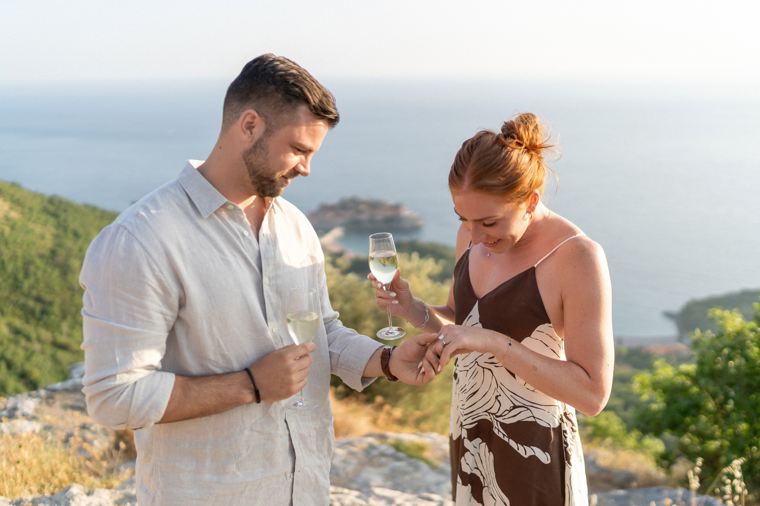 Romantisch Huwelijksaanzoek in Budva — Beste Locaties, Creatieve Ideeën & Fototips