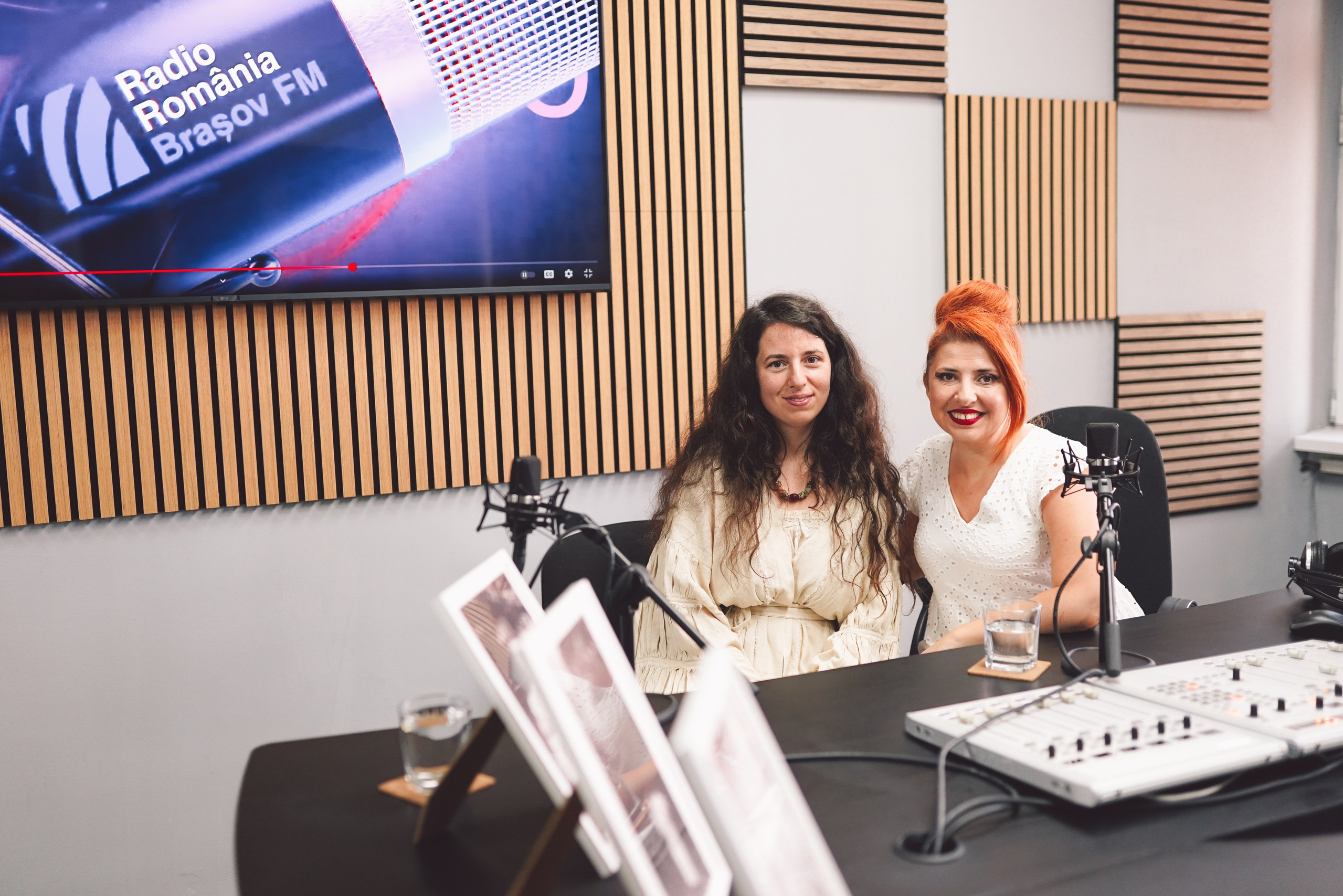 Madalina Beda- Artist vizual, fotograf, doula la nastere, consultant babywearing Brasov si in toata tara