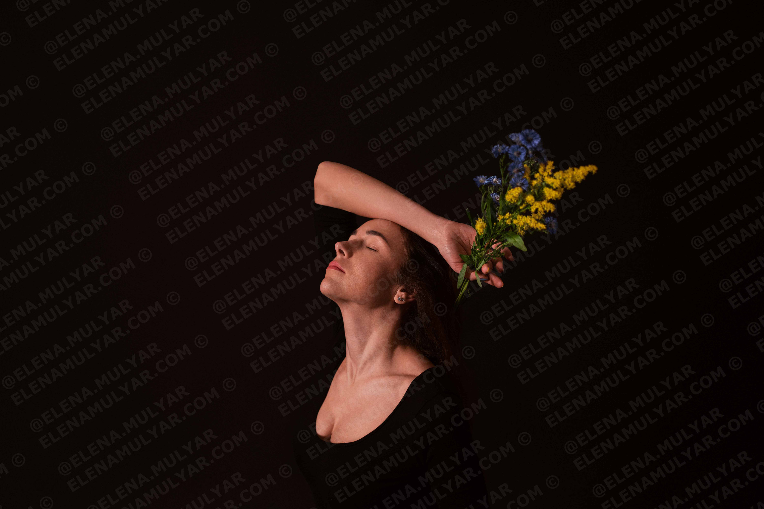 GALERIA BENEFICA 💛💙. Fotógrafo de bodas y familias en España, Málaga, Marbella
