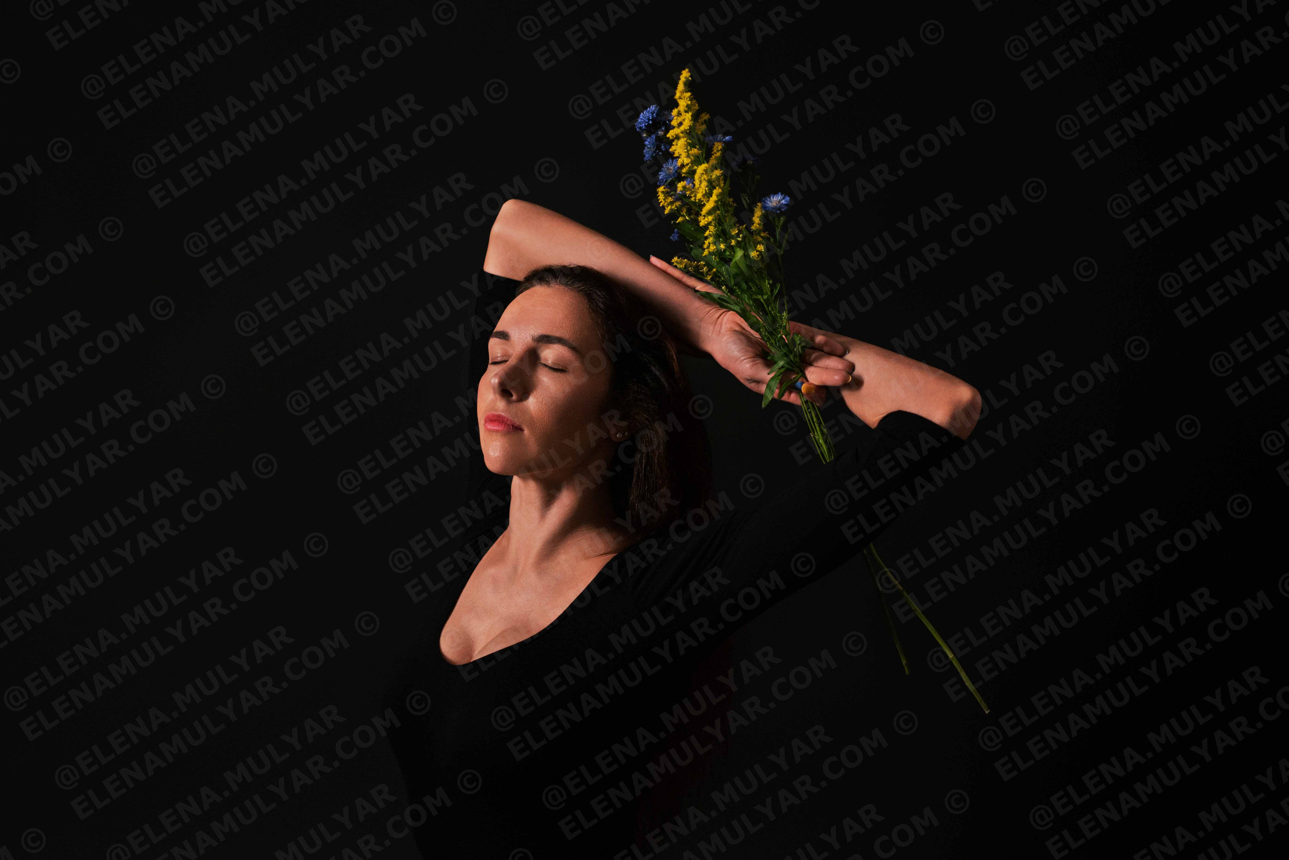 GALERIA BENEFICA 💛💙. Fotógrafo de bodas y familias en España, Málaga, Marbella